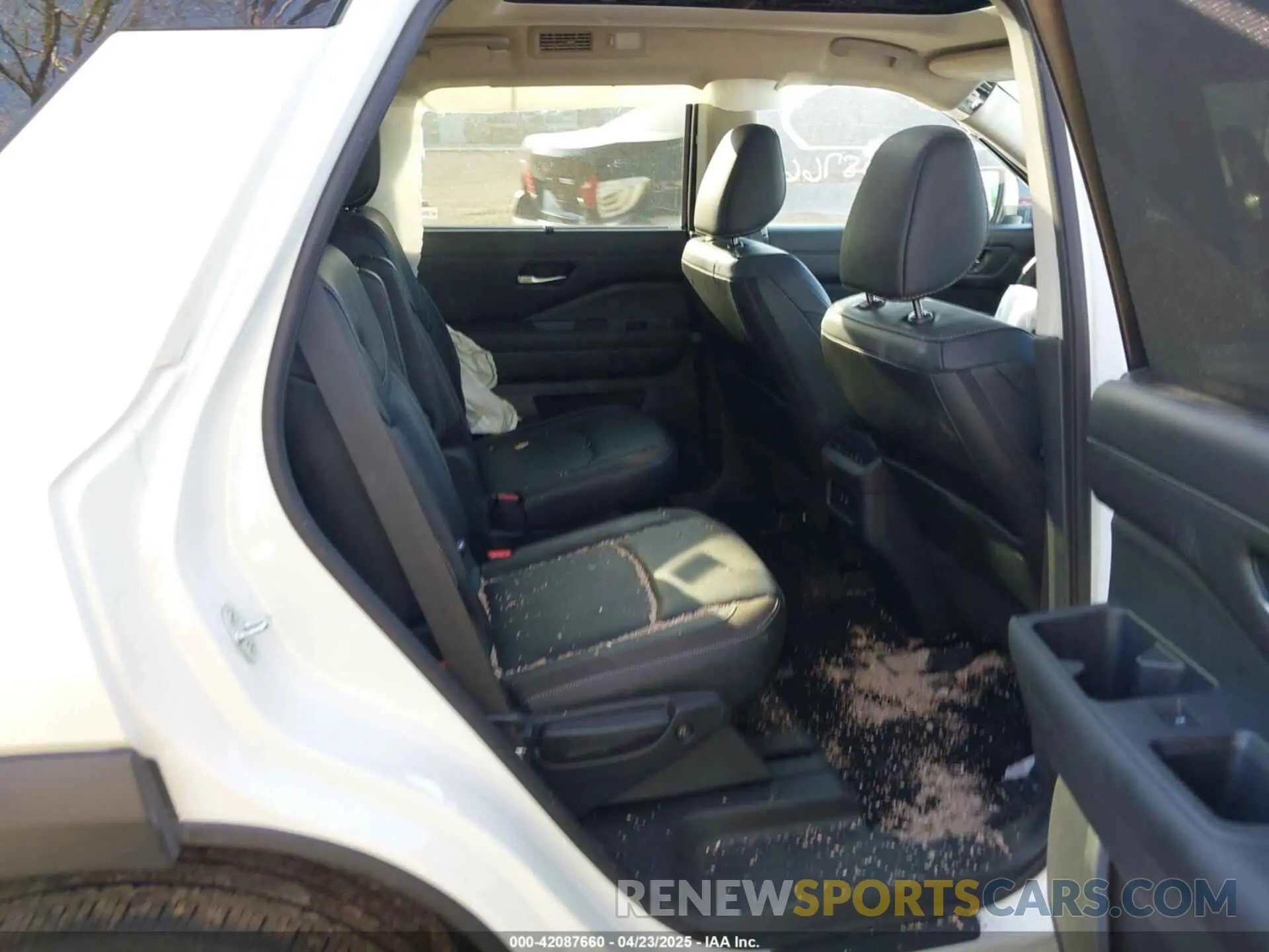 8 Photograph of a damaged car 5N1DR3CD1PC208061 NISSAN PATHFINDER 2023