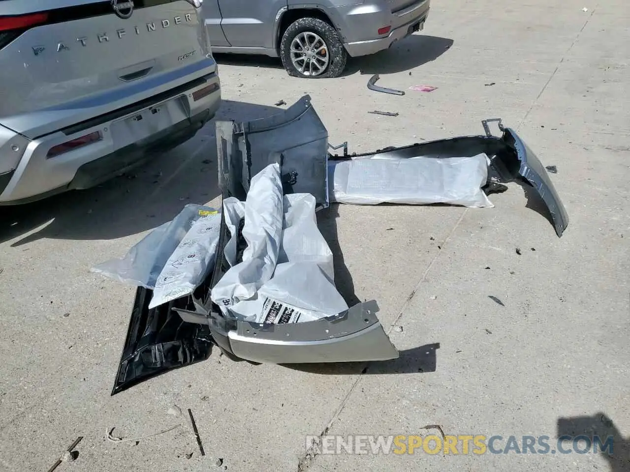 13 Photograph of a damaged car 5N1DR3DH9PC208004 NISSAN PATHFINDER 2023