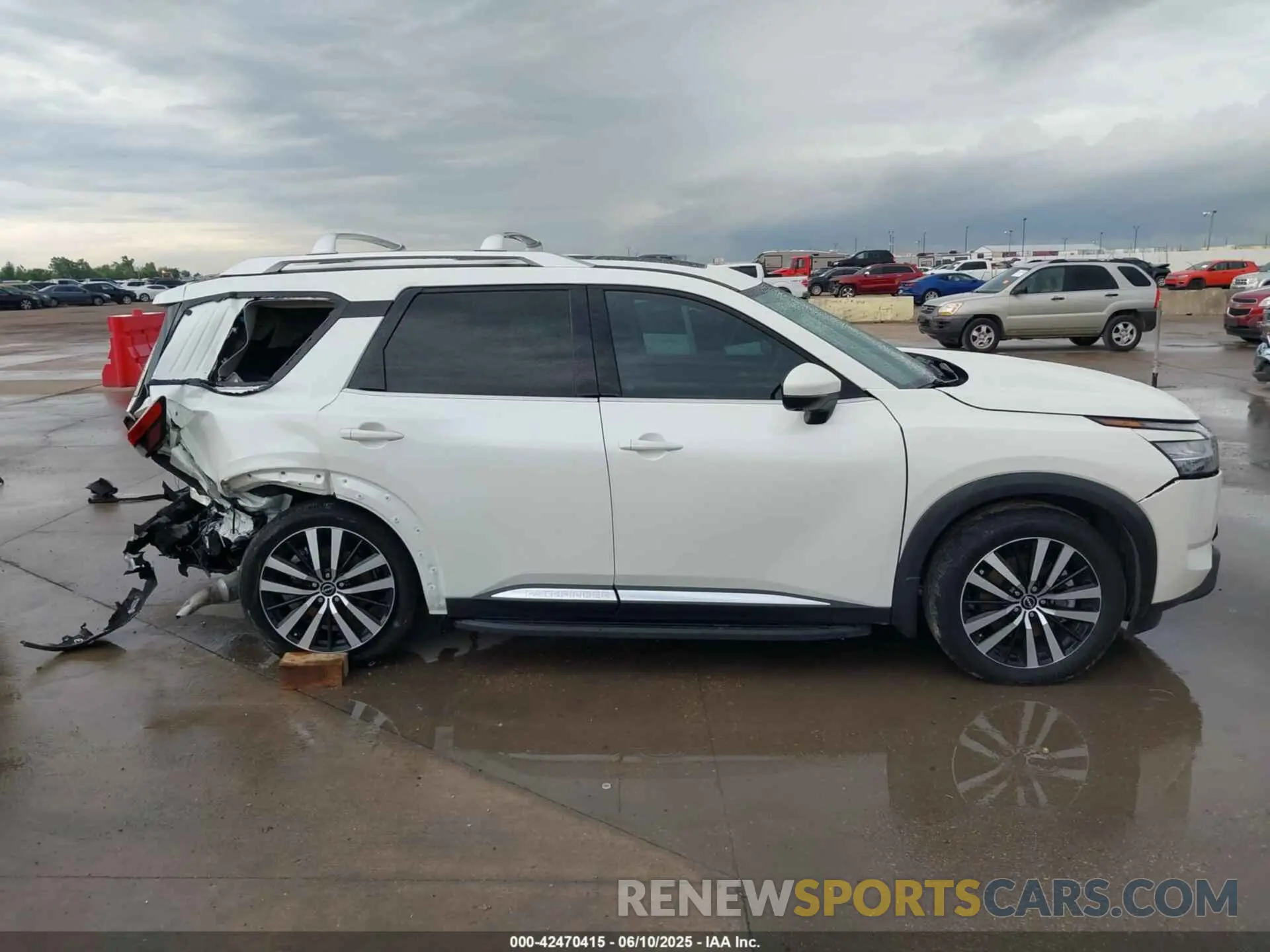 12 Photograph of a damaged car 5N1DR3DK3PC204722 NISSAN PATHFINDER 2023