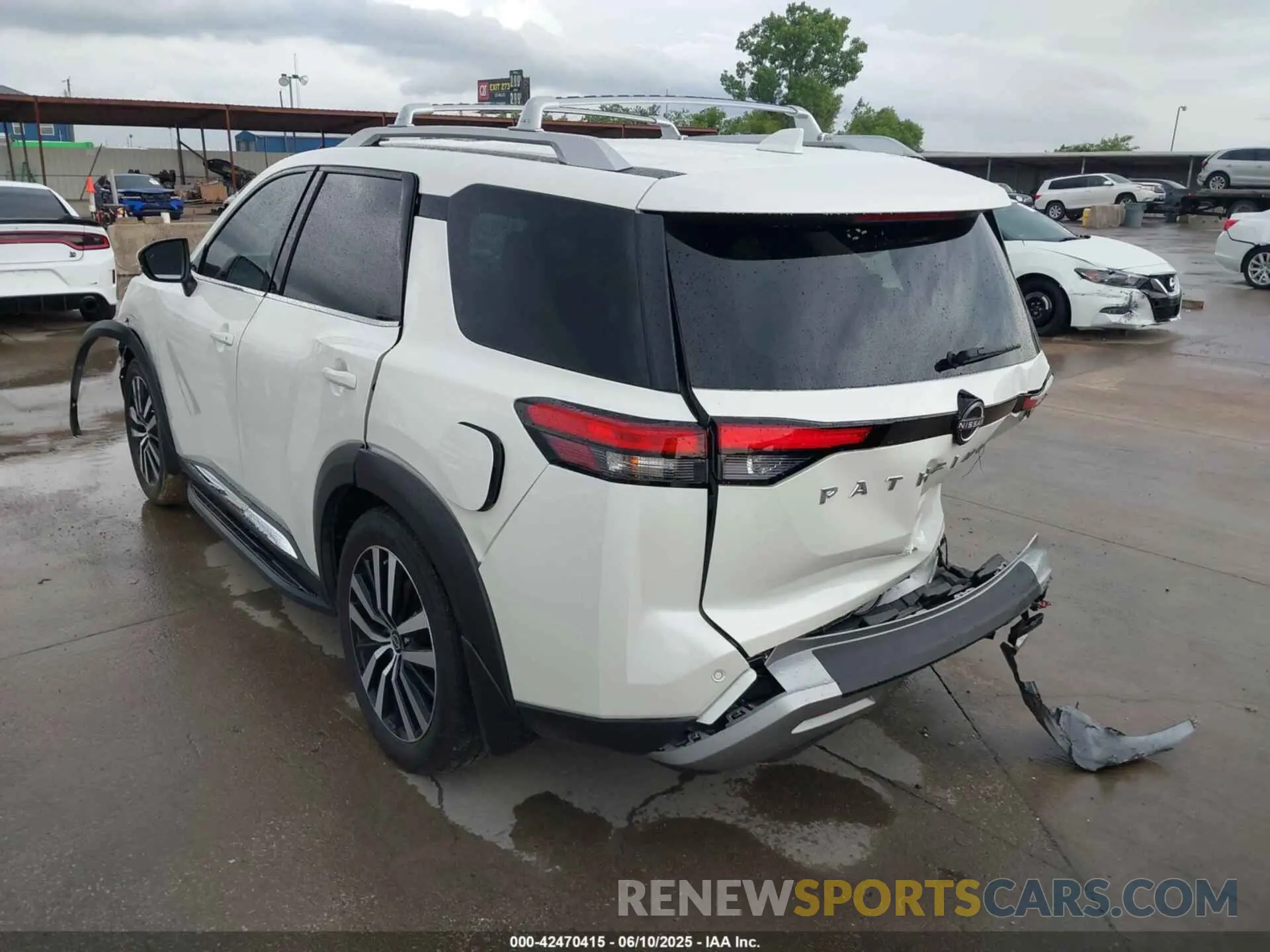 3 Photograph of a damaged car 5N1DR3DK3PC204722 NISSAN PATHFINDER 2023