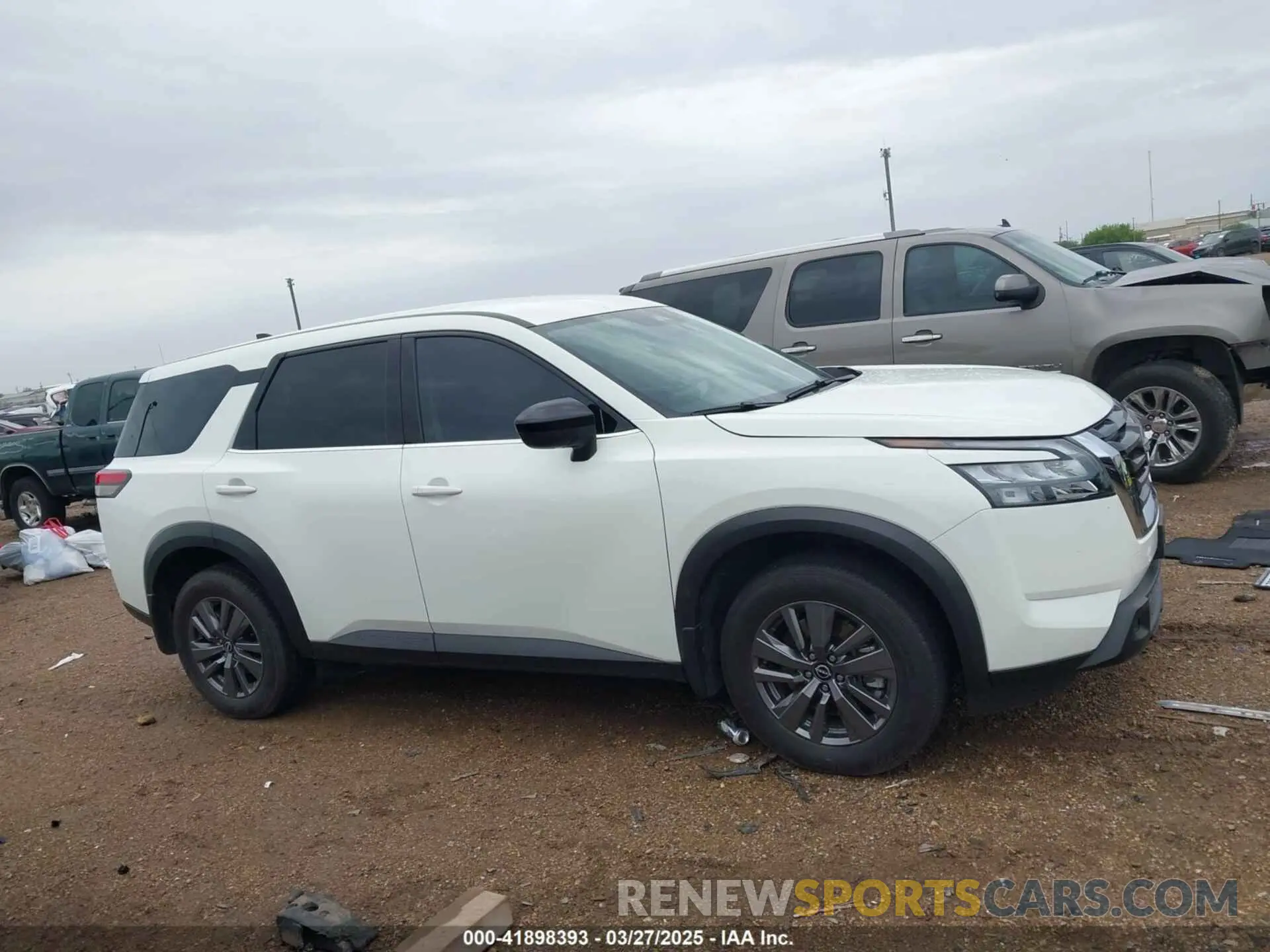 13 Photograph of a damaged car 5N1DR3AA5RC277167 NISSAN PATHFINDER 2024