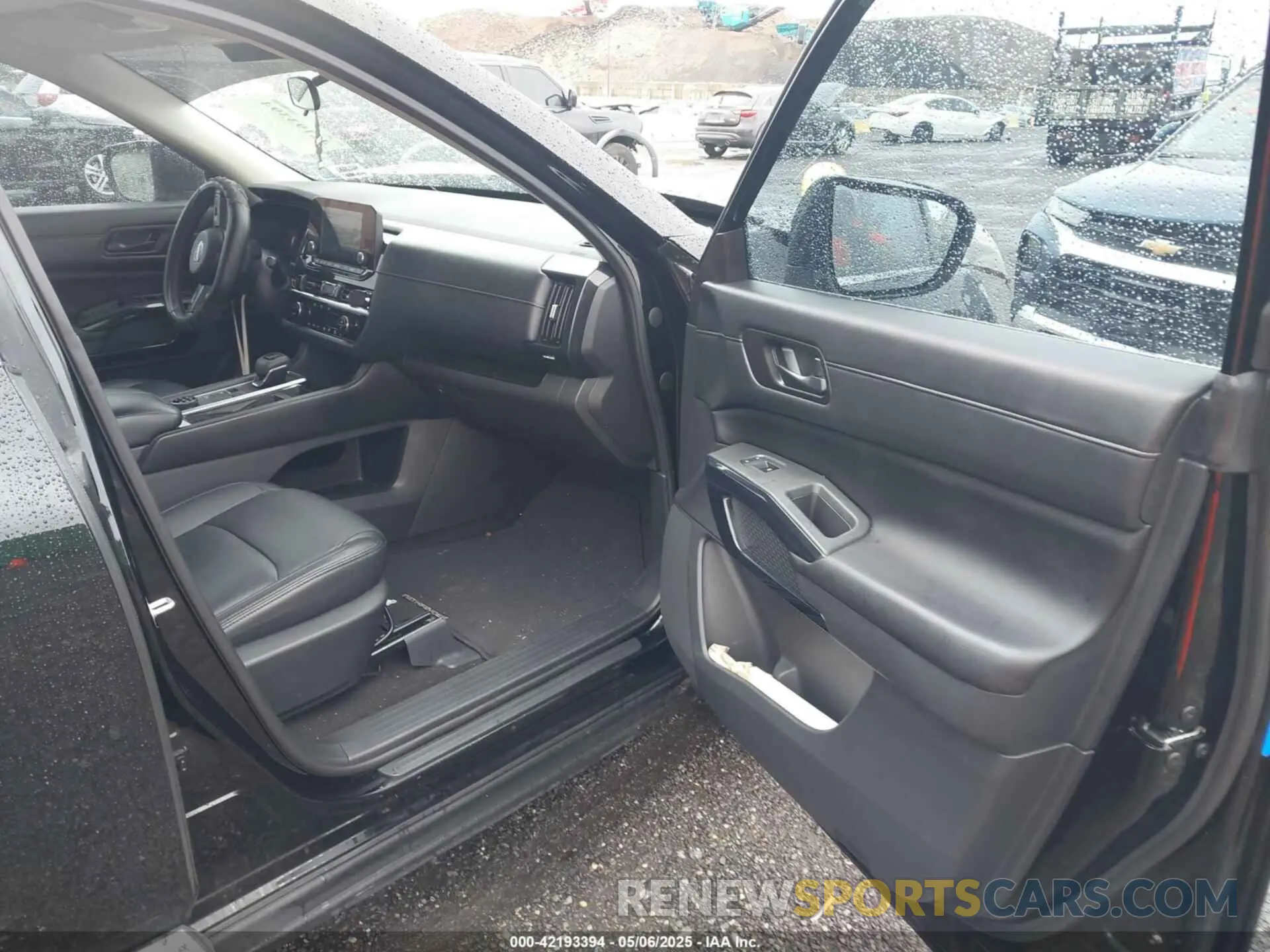 5 Photograph of a damaged car 5N1DR3BC6RC204986 NISSAN PATHFINDER 2024