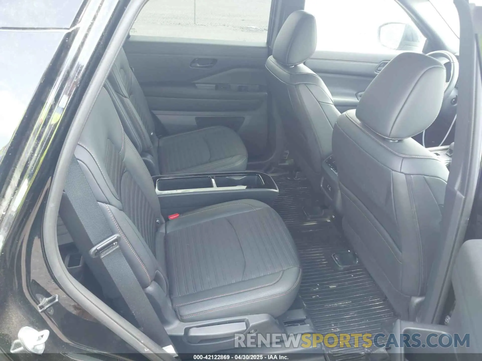 8 Photograph of a damaged car 5N1DR3BD3RC298592 NISSAN PATHFINDER 2024