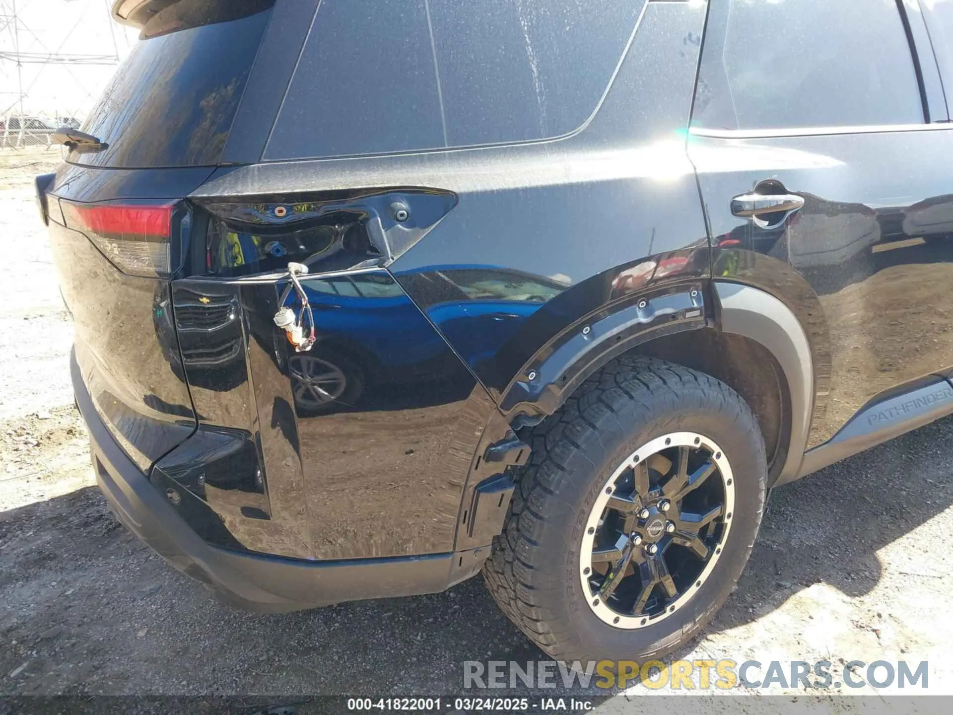 18 Photograph of a damaged car 5N1DR3BD4RC280165 NISSAN PATHFINDER 2024