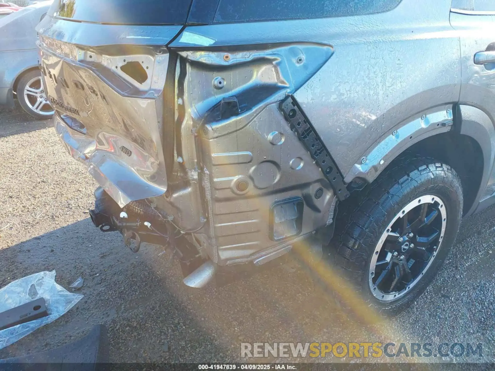 18 Photograph of a damaged car 5N1DR3BD8RC291069 NISSAN PATHFINDER 2024