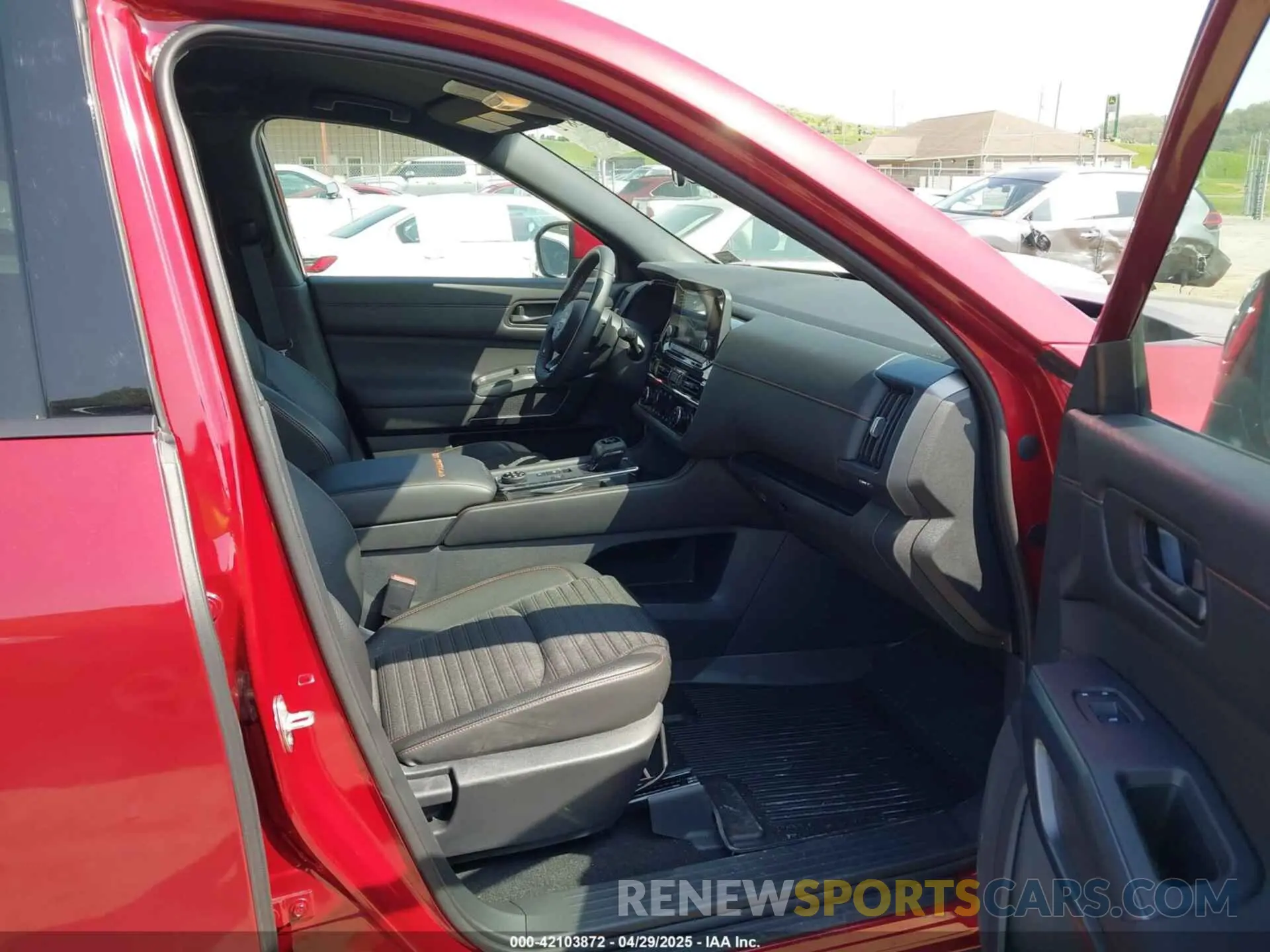 5 Photograph of a damaged car 5N1DR3BD8RC297860 NISSAN PATHFINDER 2024