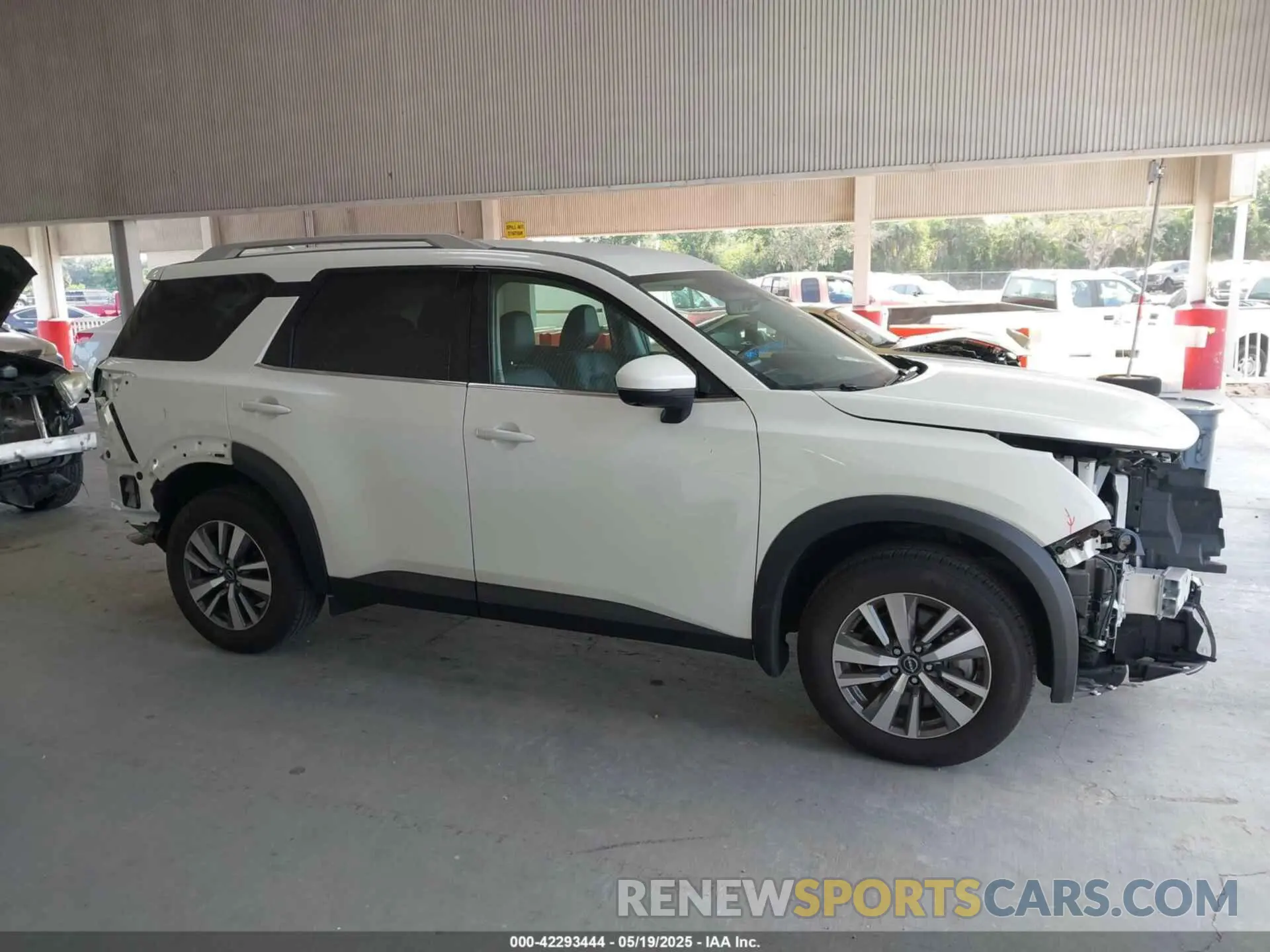 14 Photograph of a damaged car 5N1DR3CA5RC208511 NISSAN PATHFINDER 2024