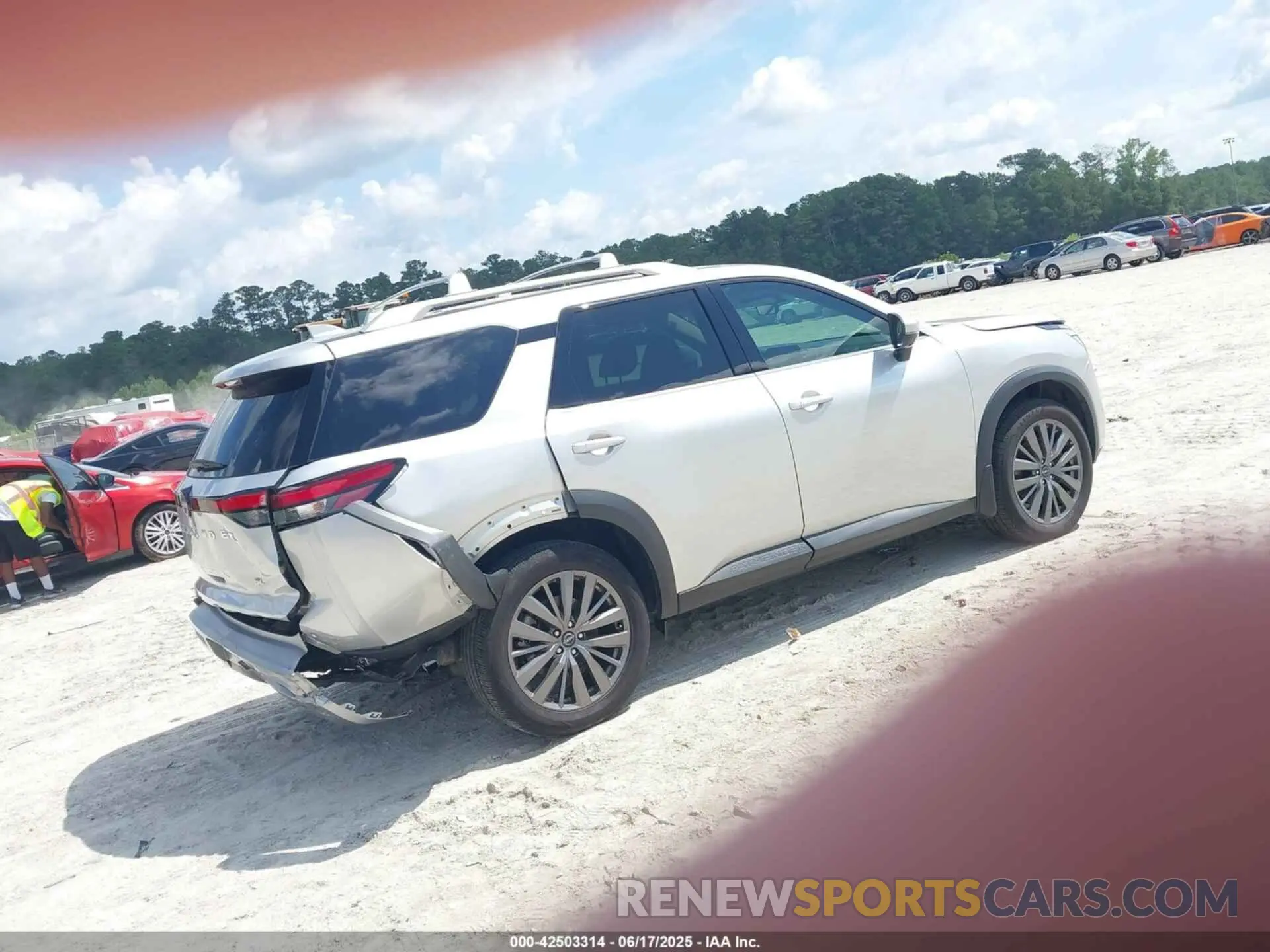 4 Photograph of a damaged car 5N1DR3CB4RC263900 NISSAN PATHFINDER 2024