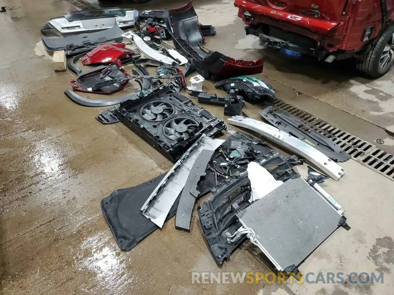 13 Photograph of a damaged car 5N1DR3CC6RC240644 NISSAN PATHFINDER 2024