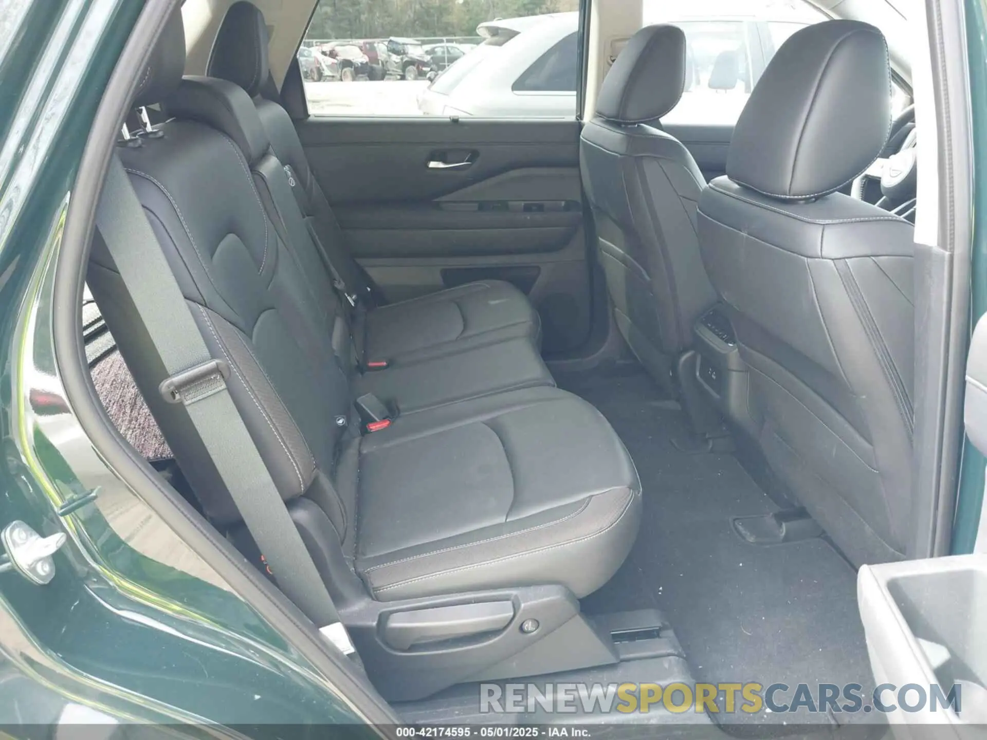 8 Photograph of a damaged car 5N1DR3CC7RC294826 NISSAN PATHFINDER 2024