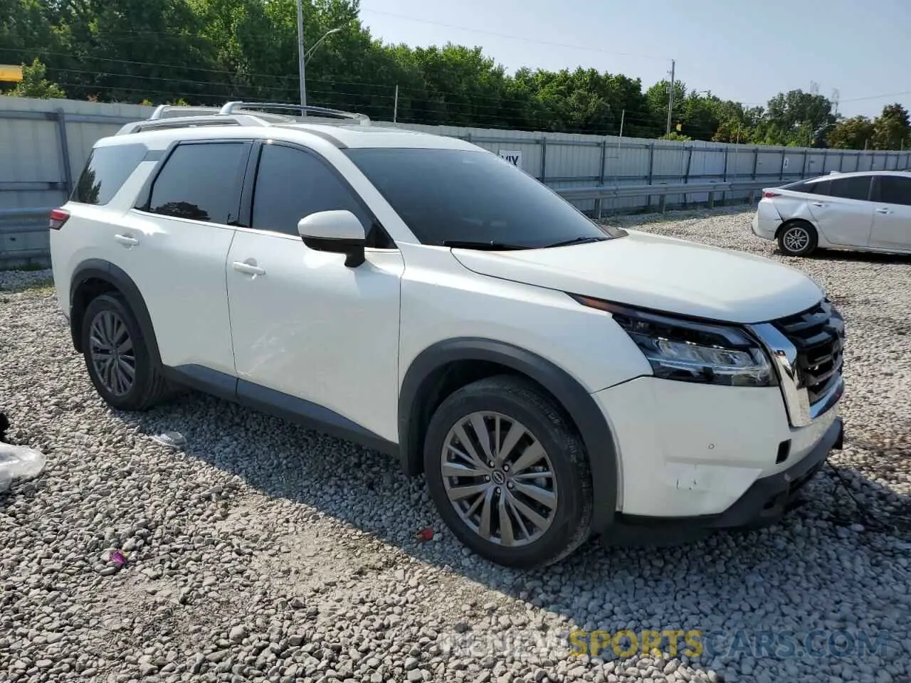 4 Photograph of a damaged car 5N1DR3CD3RC240142 NISSAN PATHFINDER 2024