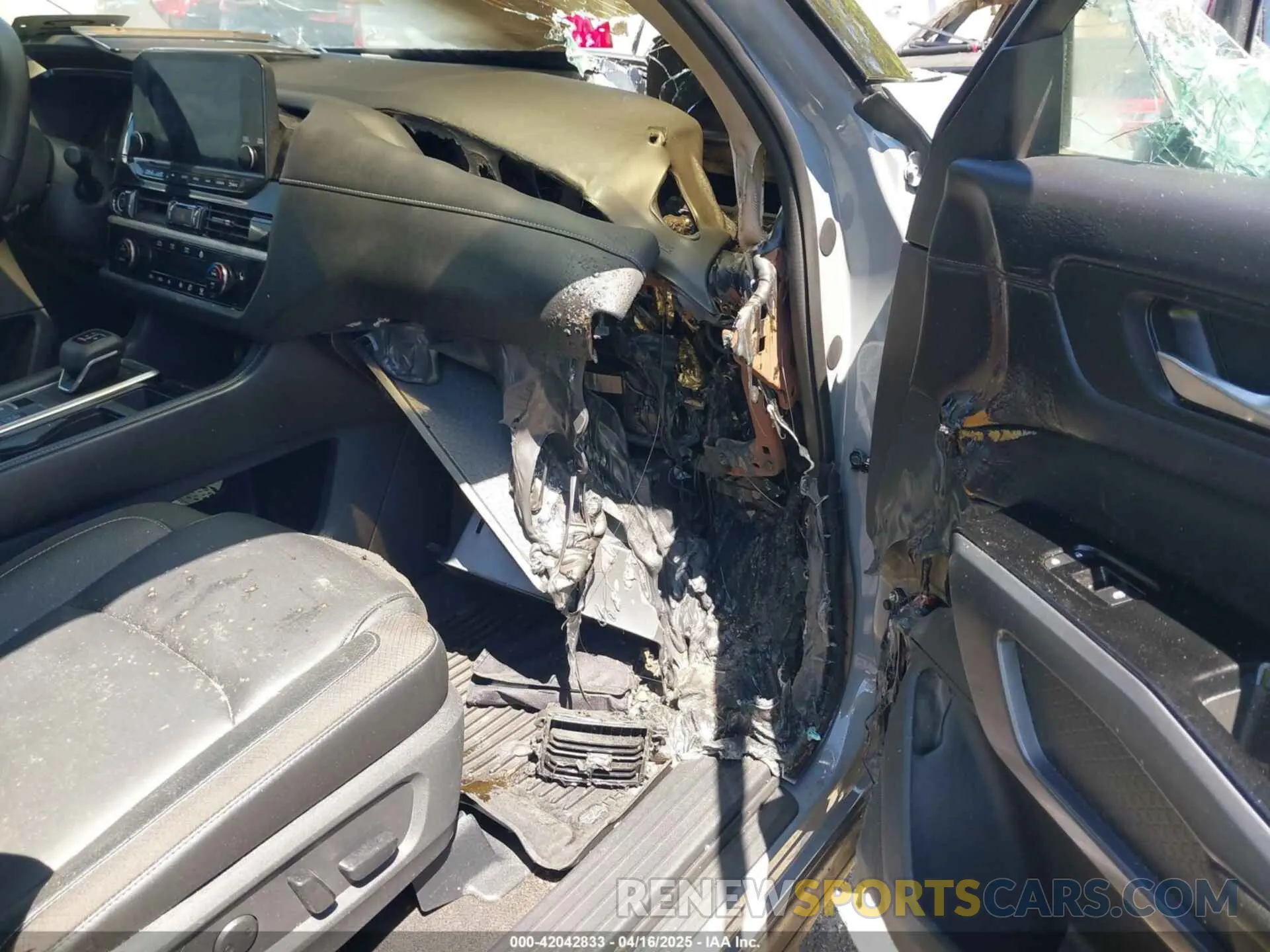 6 Photograph of a damaged car 5N1DR3CDXRC214430 NISSAN PATHFINDER 2024