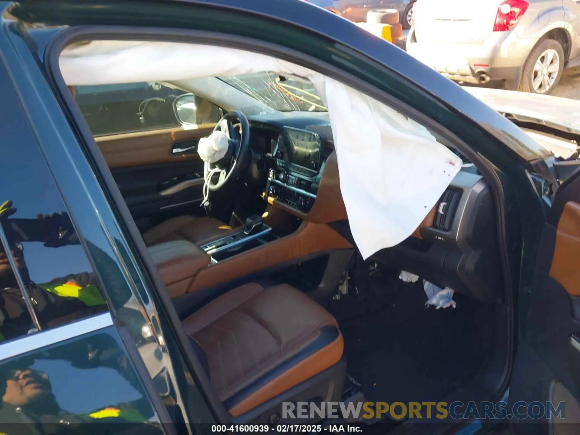 5 Photograph of a damaged car 5N1DR3DH1RC223387 NISSAN PATHFINDER 2024