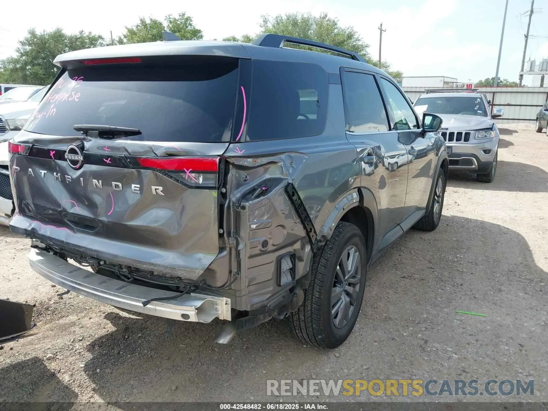4 Photograph of a damaged car 5N1DR3BA4SC211987 NISSAN PATHFINDER 2025