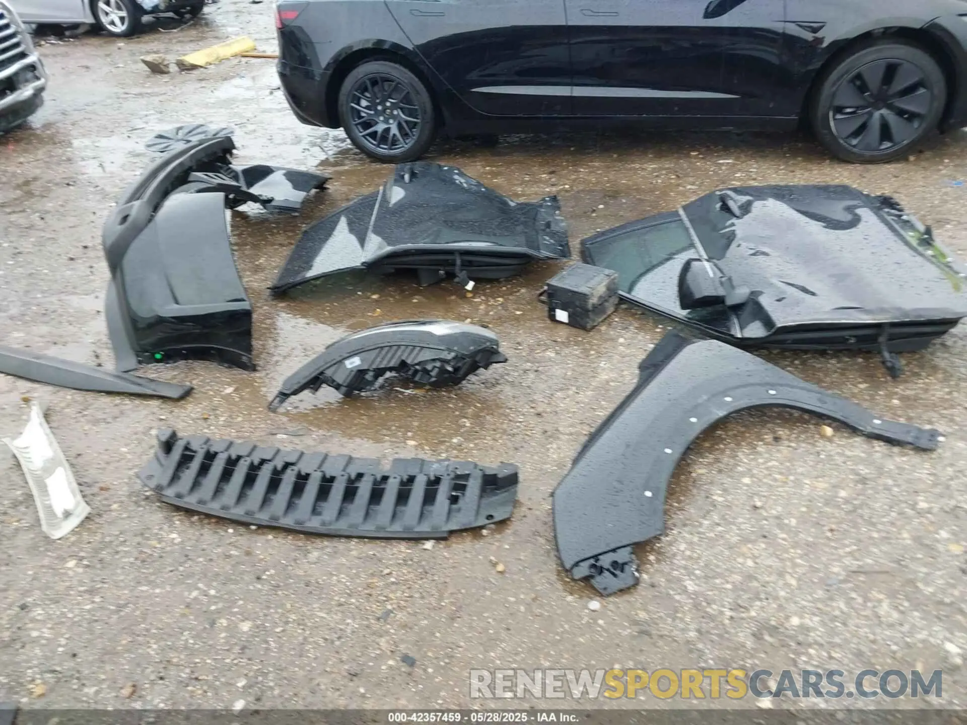 13 Photograph of a damaged car 5N1DR3BA8SC206064 NISSAN PATHFINDER 2025
