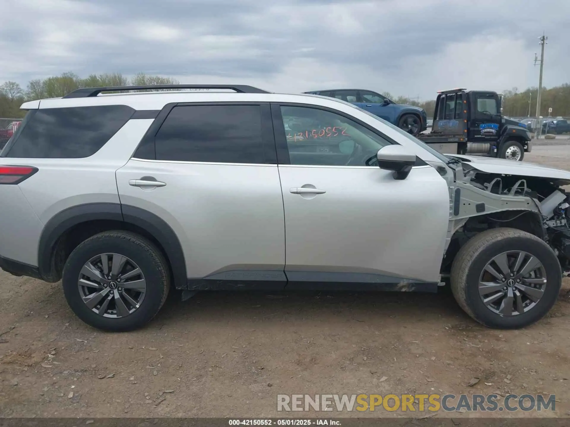 14 Photograph of a damaged car 5N1DR3BC4SC207276 NISSAN PATHFINDER 2025