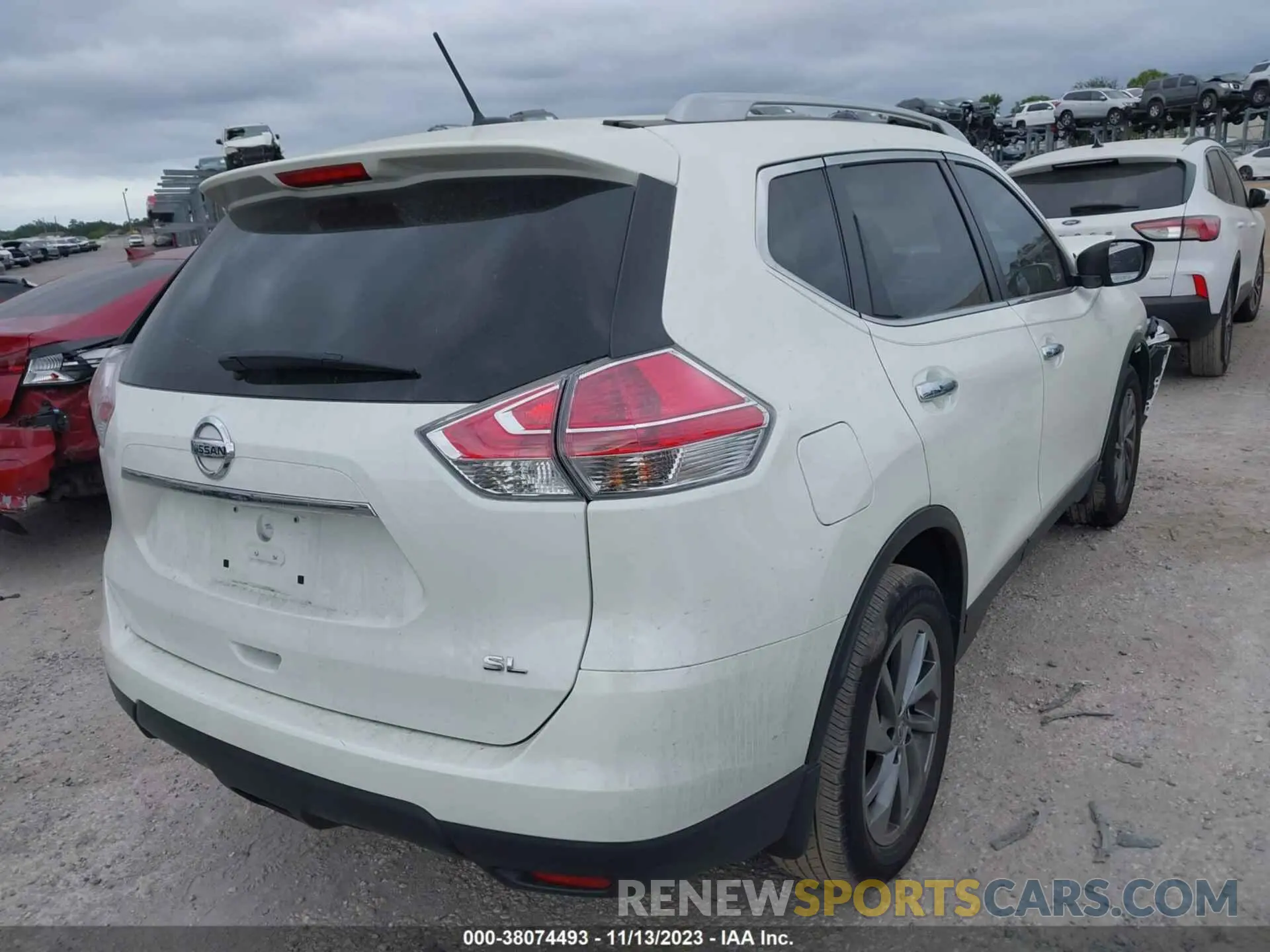 4 Photograph of a damaged car 5N1AT2MT7FC862842 NISSAN ROGUE 2015