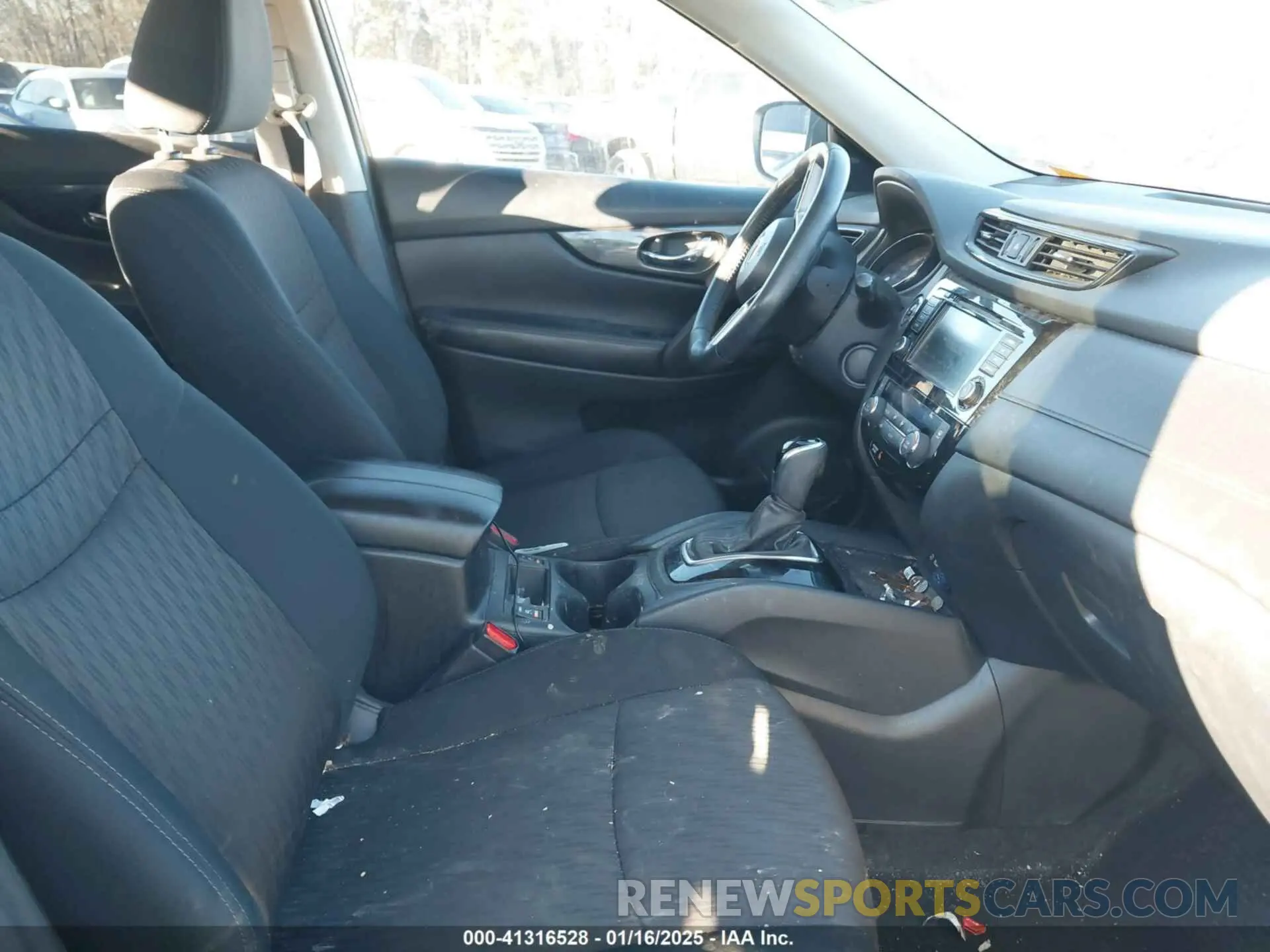 5 Photograph of a damaged car 5N1AT2MT0KC702974 NISSAN ROGUE 2019