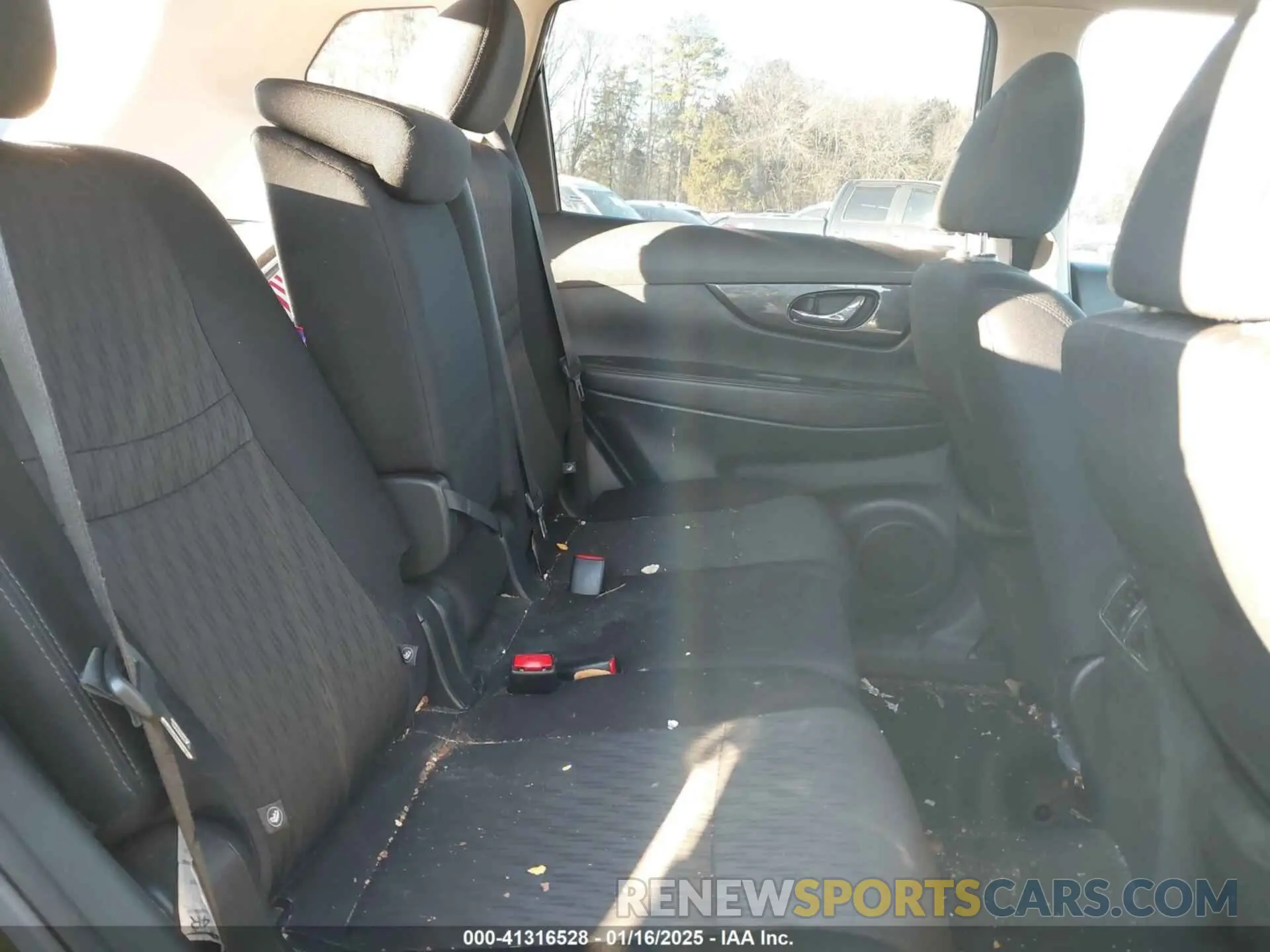 8 Photograph of a damaged car 5N1AT2MT0KC702974 NISSAN ROGUE 2019