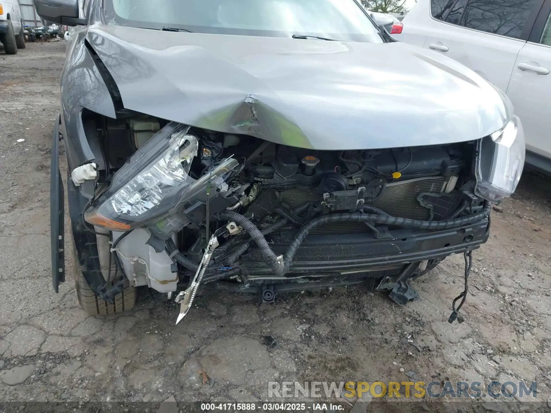 17 Photograph of a damaged car 5N1AT2MT0KC708984 NISSAN ROGUE 2019