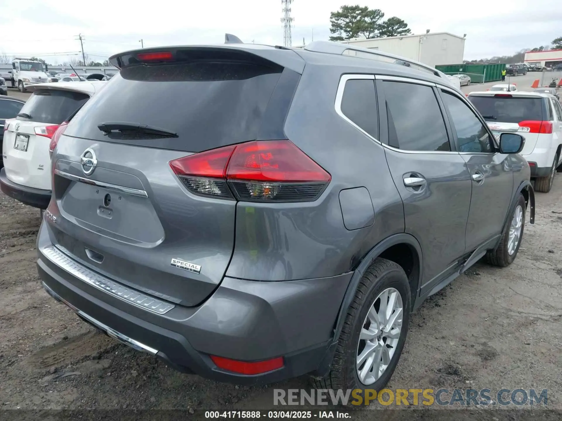 4 Photograph of a damaged car 5N1AT2MT0KC708984 NISSAN ROGUE 2019