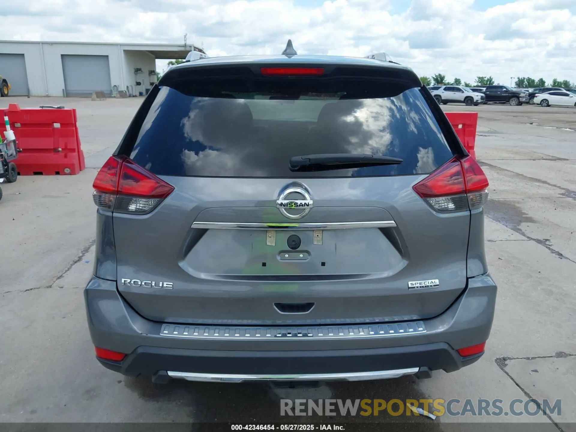 16 Photograph of a damaged car 5N1AT2MT0KC748191 NISSAN ROGUE 2019