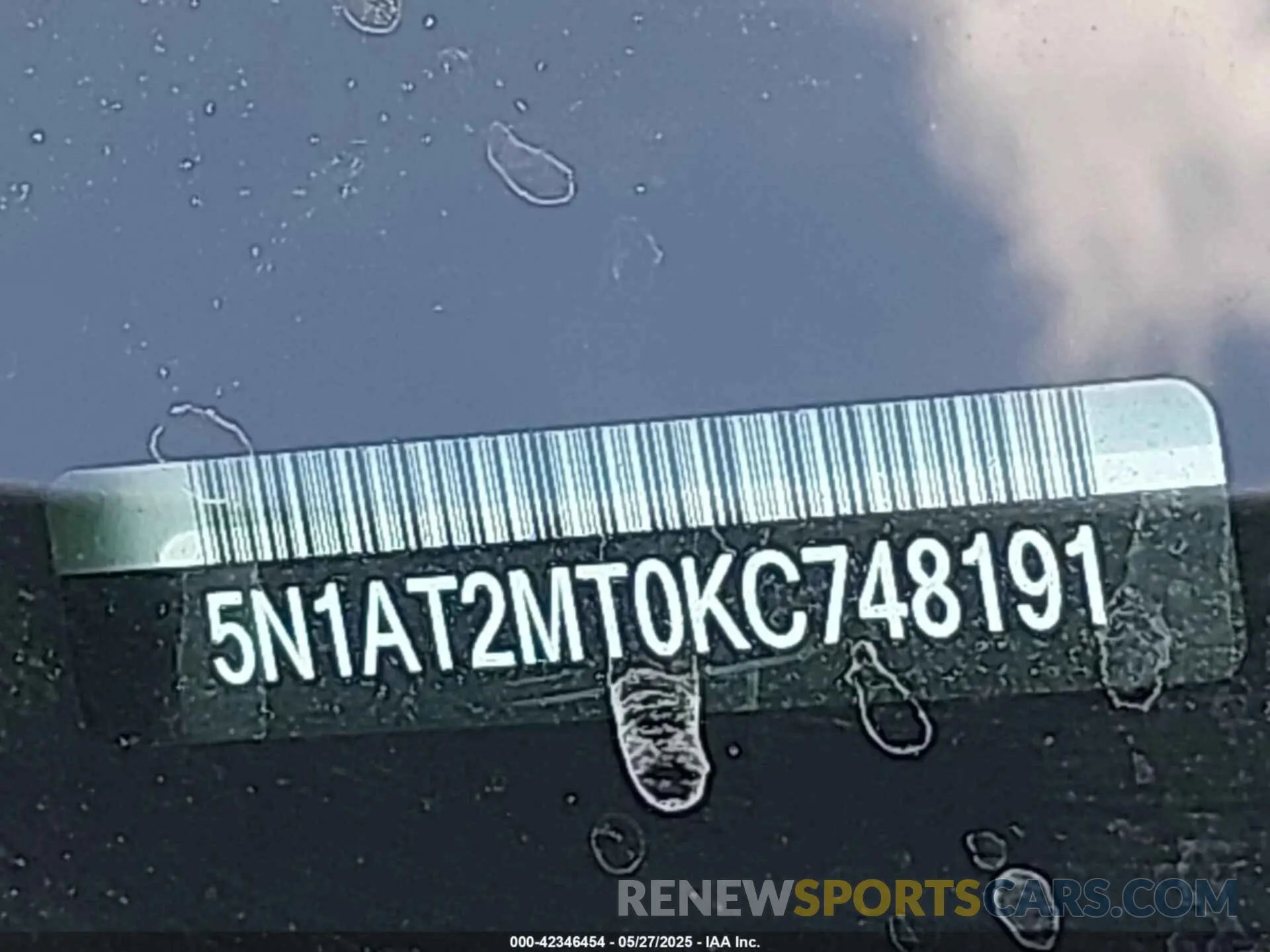 17 Photograph of a damaged car 5N1AT2MT0KC748191 NISSAN ROGUE 2019