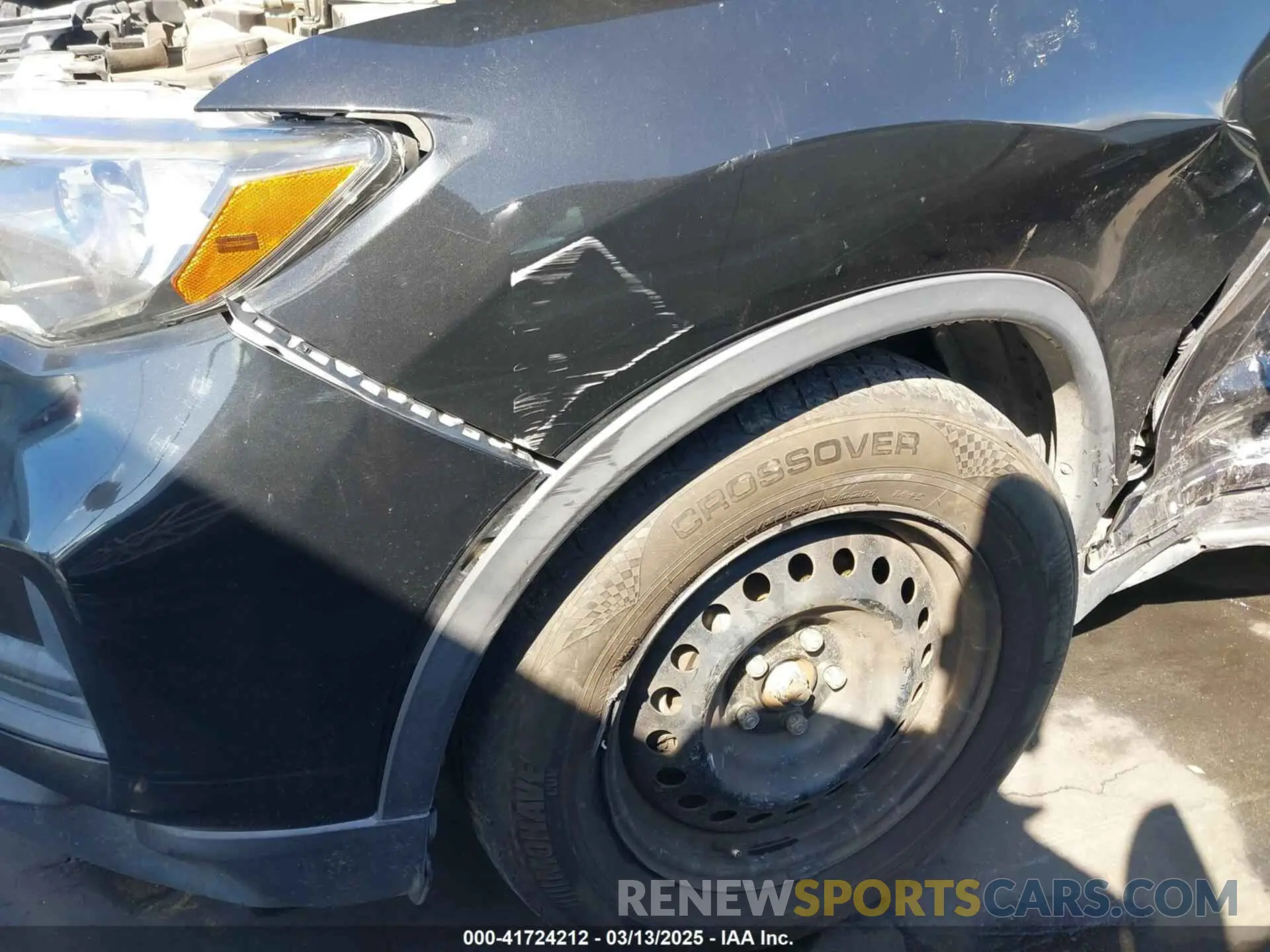 17 Photograph of a damaged car 5N1AT2MT0KC768957 NISSAN ROGUE 2019