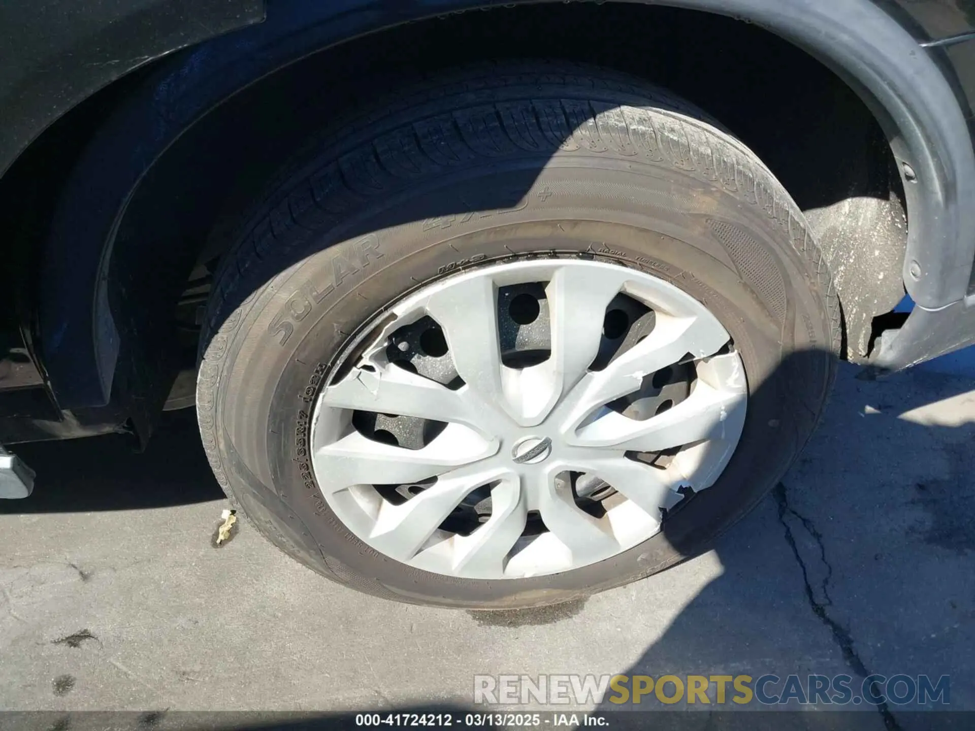 18 Photograph of a damaged car 5N1AT2MT0KC768957 NISSAN ROGUE 2019