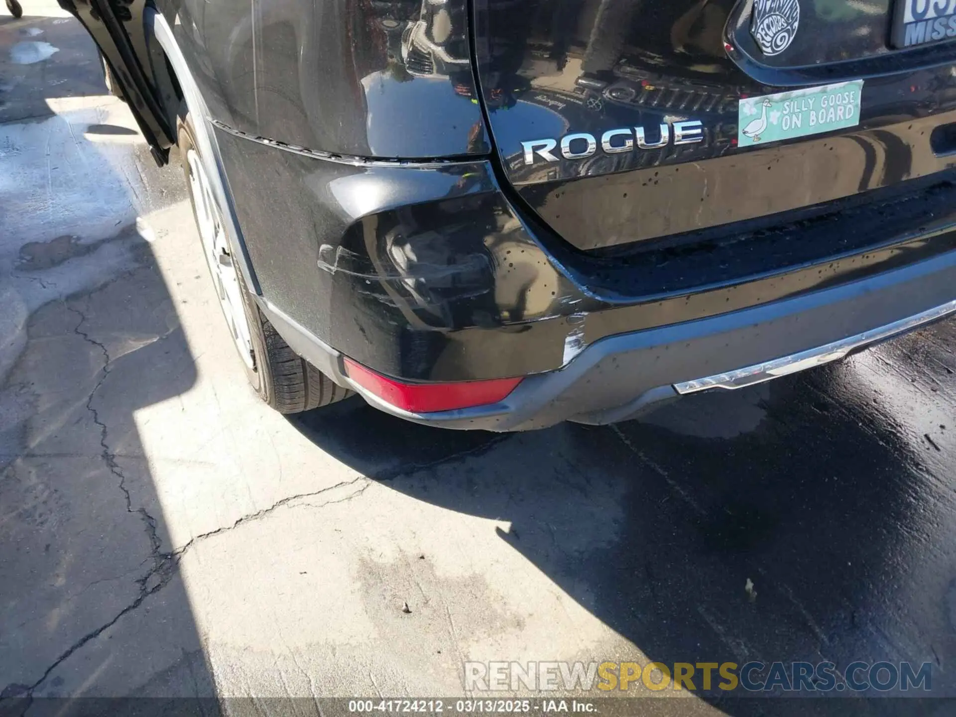 19 Photograph of a damaged car 5N1AT2MT0KC768957 NISSAN ROGUE 2019
