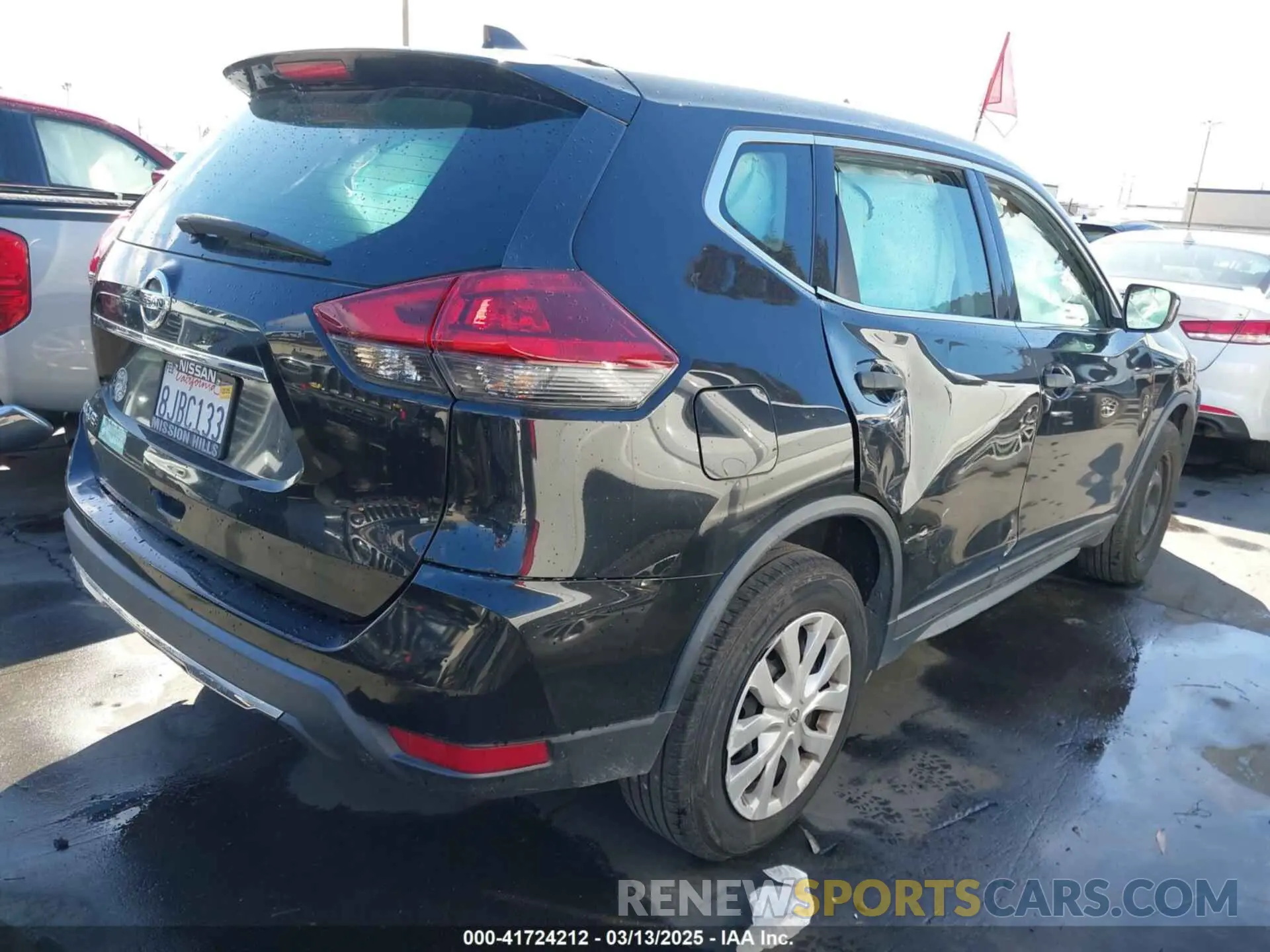 4 Photograph of a damaged car 5N1AT2MT0KC768957 NISSAN ROGUE 2019
