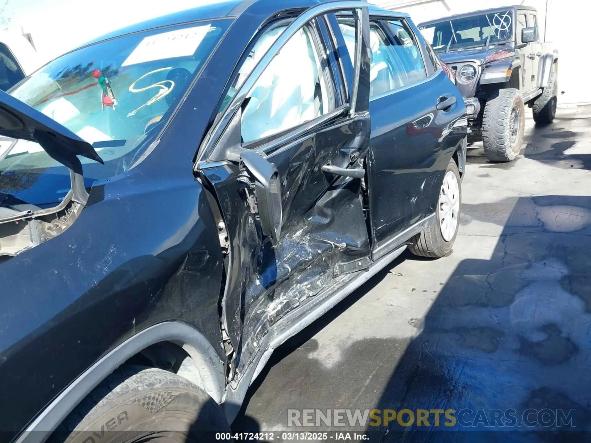 6 Photograph of a damaged car 5N1AT2MT0KC768957 NISSAN ROGUE 2019