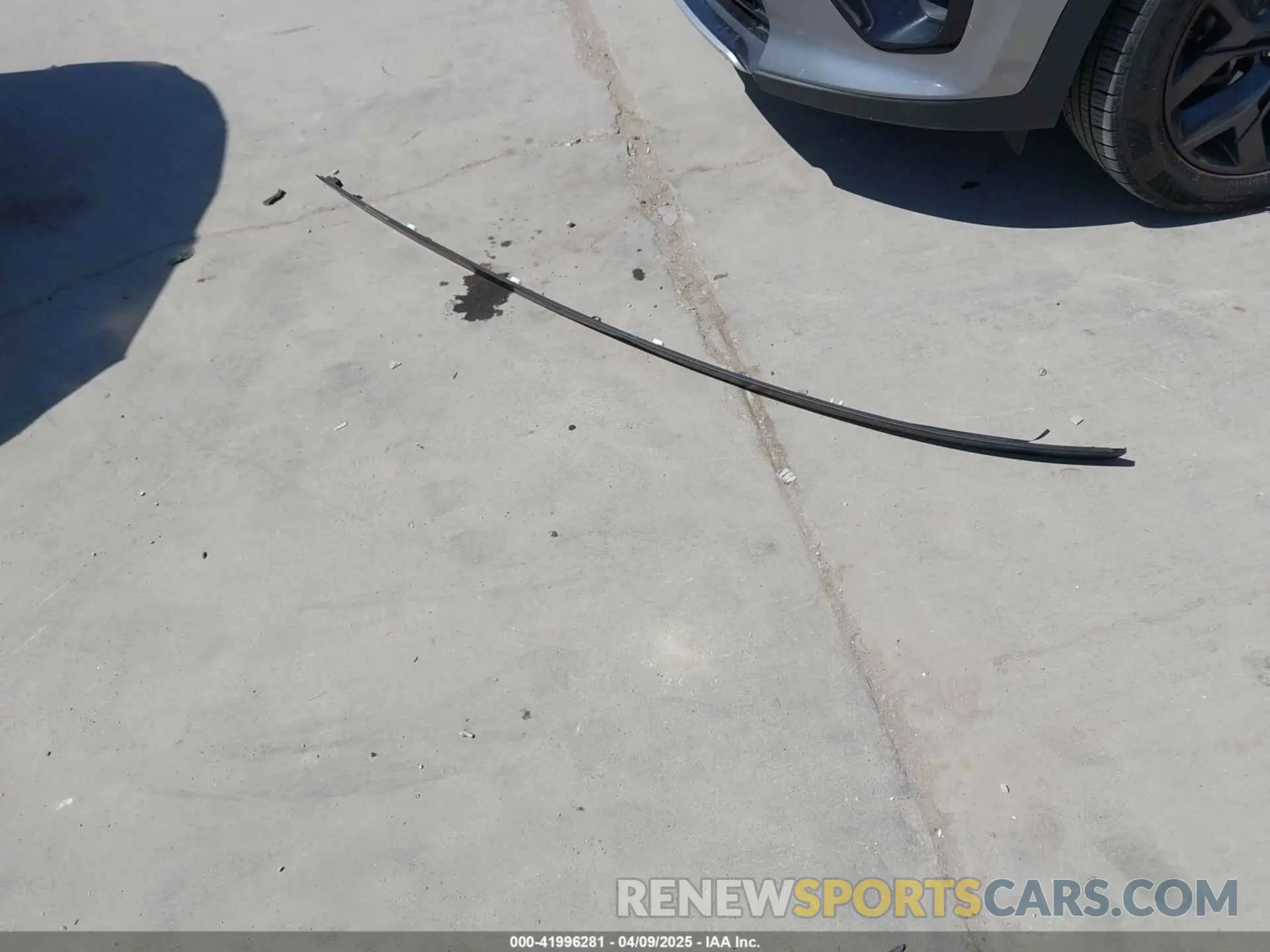 12 Photograph of a damaged car 5N1AT2MT0KC791249 NISSAN ROGUE 2019