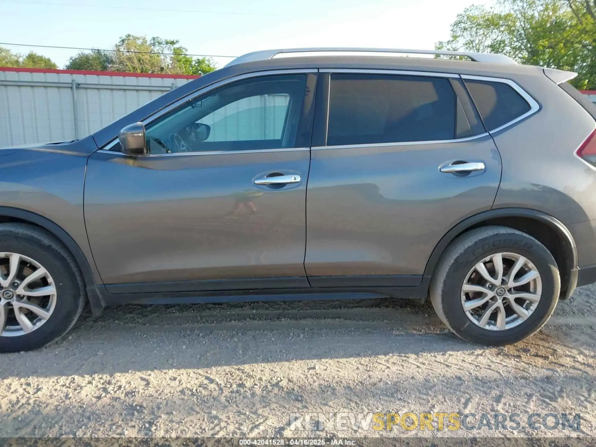 14 Photograph of a damaged car 5N1AT2MT0KC826145 NISSAN ROGUE 2019