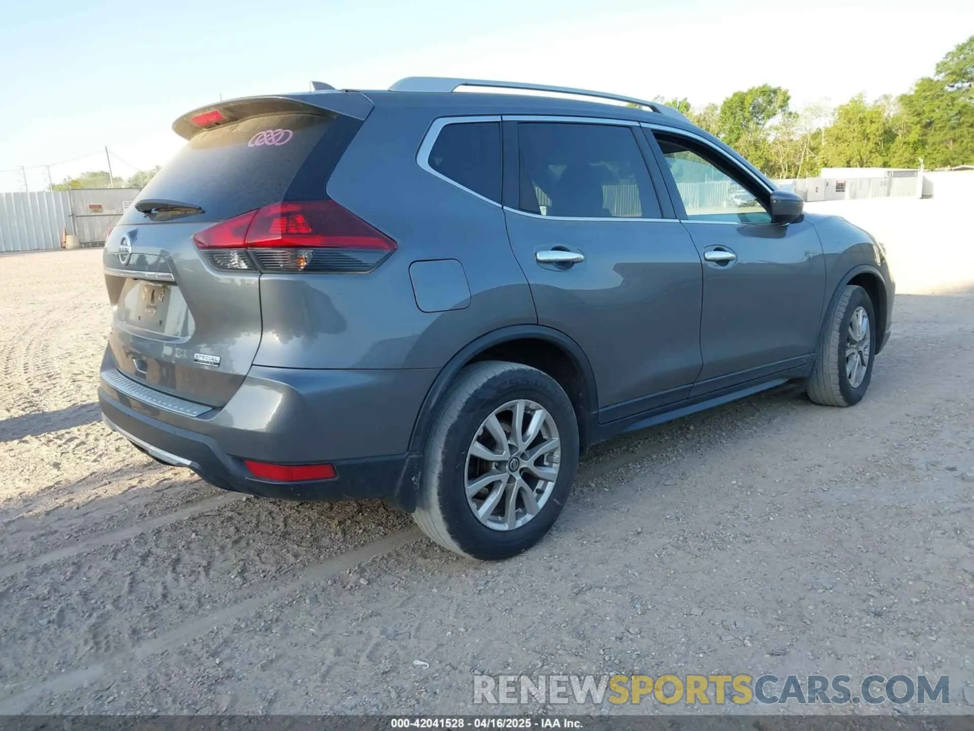 4 Photograph of a damaged car 5N1AT2MT0KC826145 NISSAN ROGUE 2019