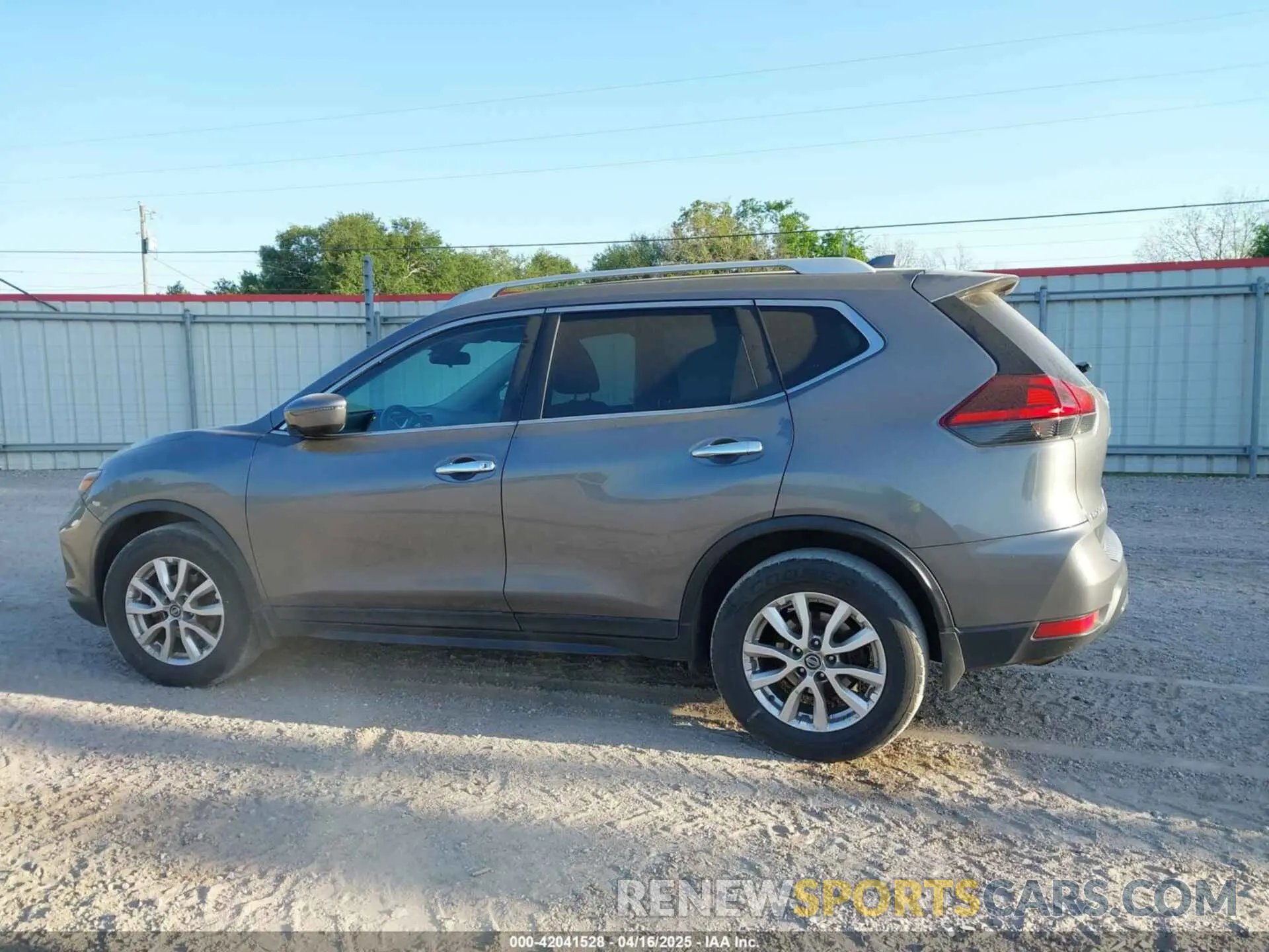 6 Photograph of a damaged car 5N1AT2MT0KC826145 NISSAN ROGUE 2019