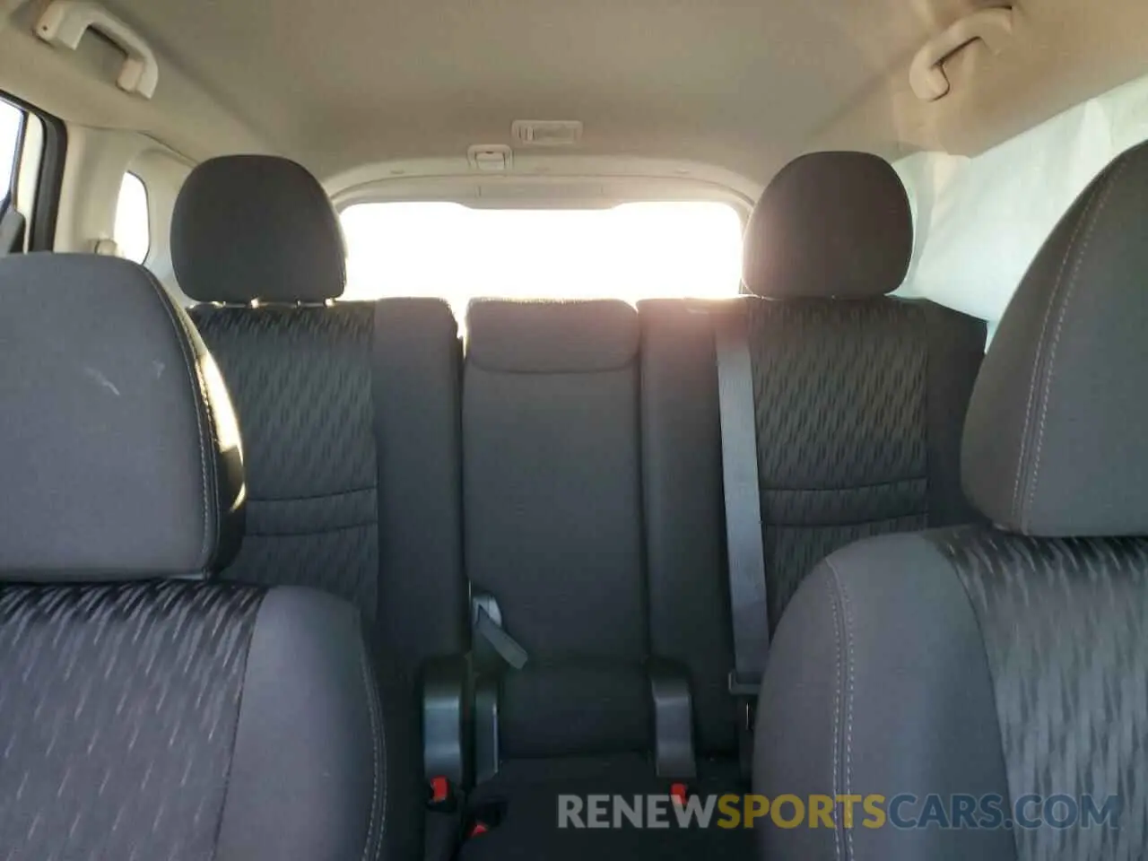 10 Photograph of a damaged car 5N1AT2MT0KC830924 NISSAN ROGUE 2019