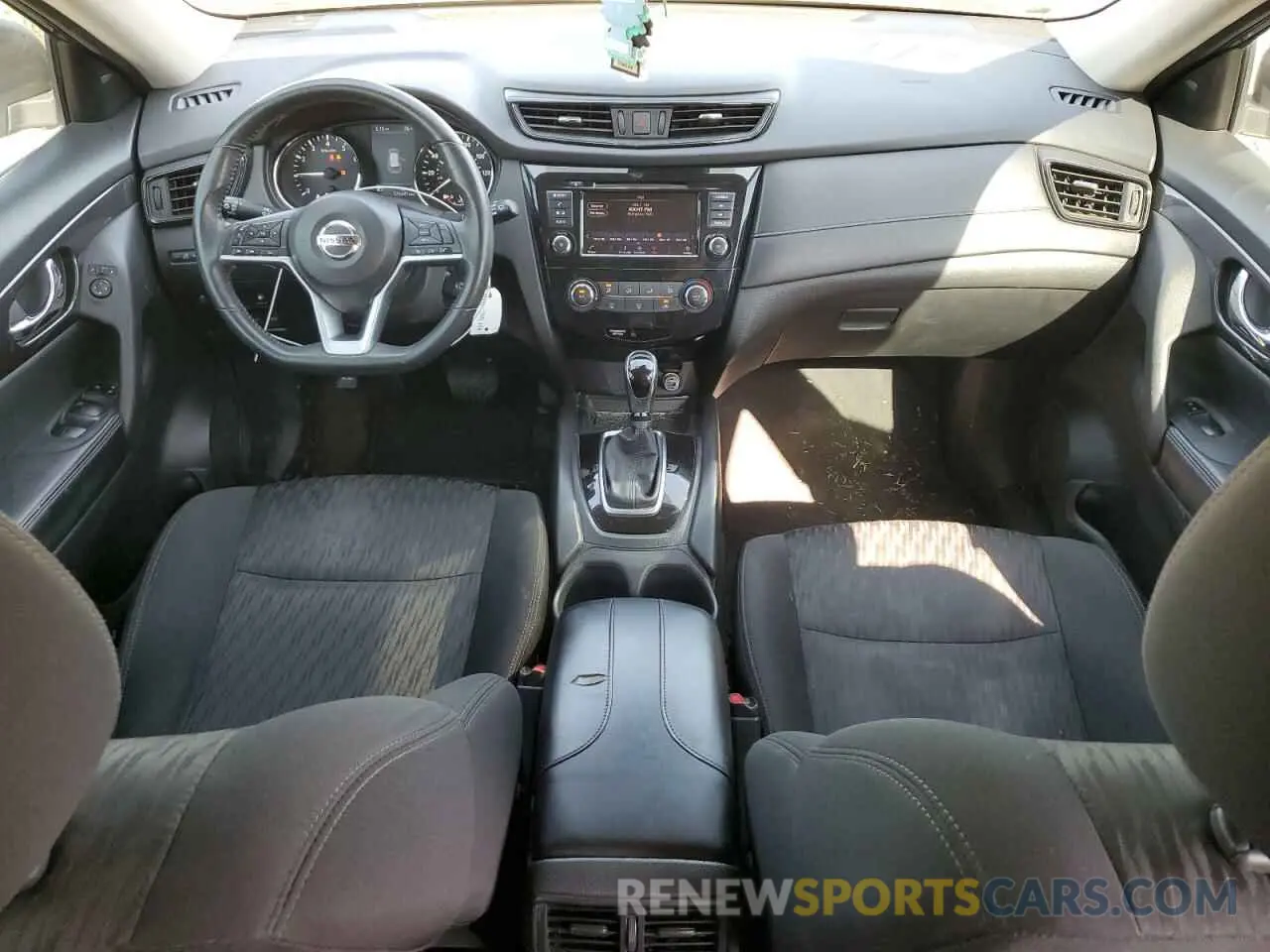 8 Photograph of a damaged car 5N1AT2MT0KC832284 NISSAN ROGUE 2019