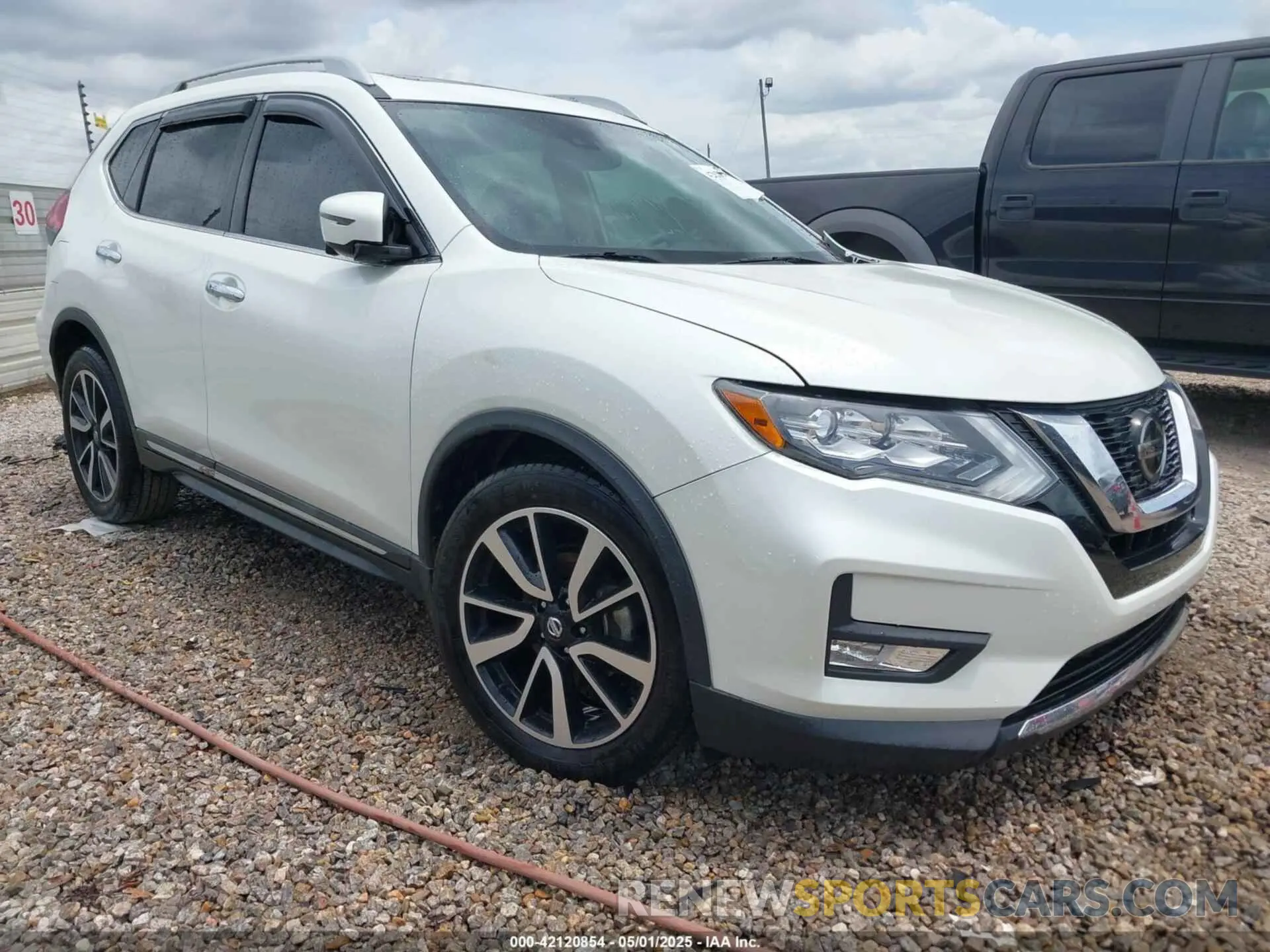 1 Photograph of a damaged car 5N1AT2MT1KC740357 NISSAN ROGUE 2019