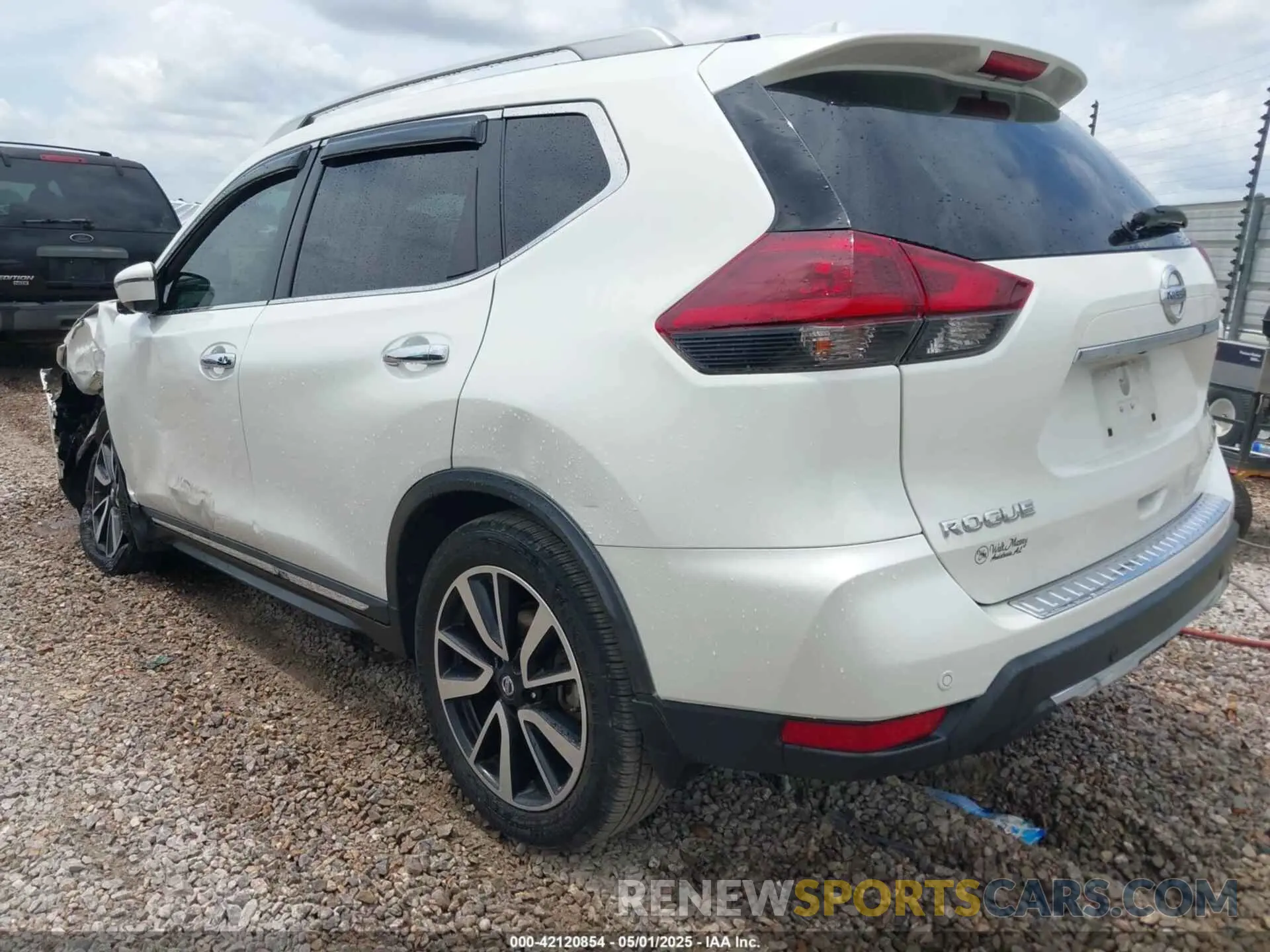 3 Photograph of a damaged car 5N1AT2MT1KC740357 NISSAN ROGUE 2019