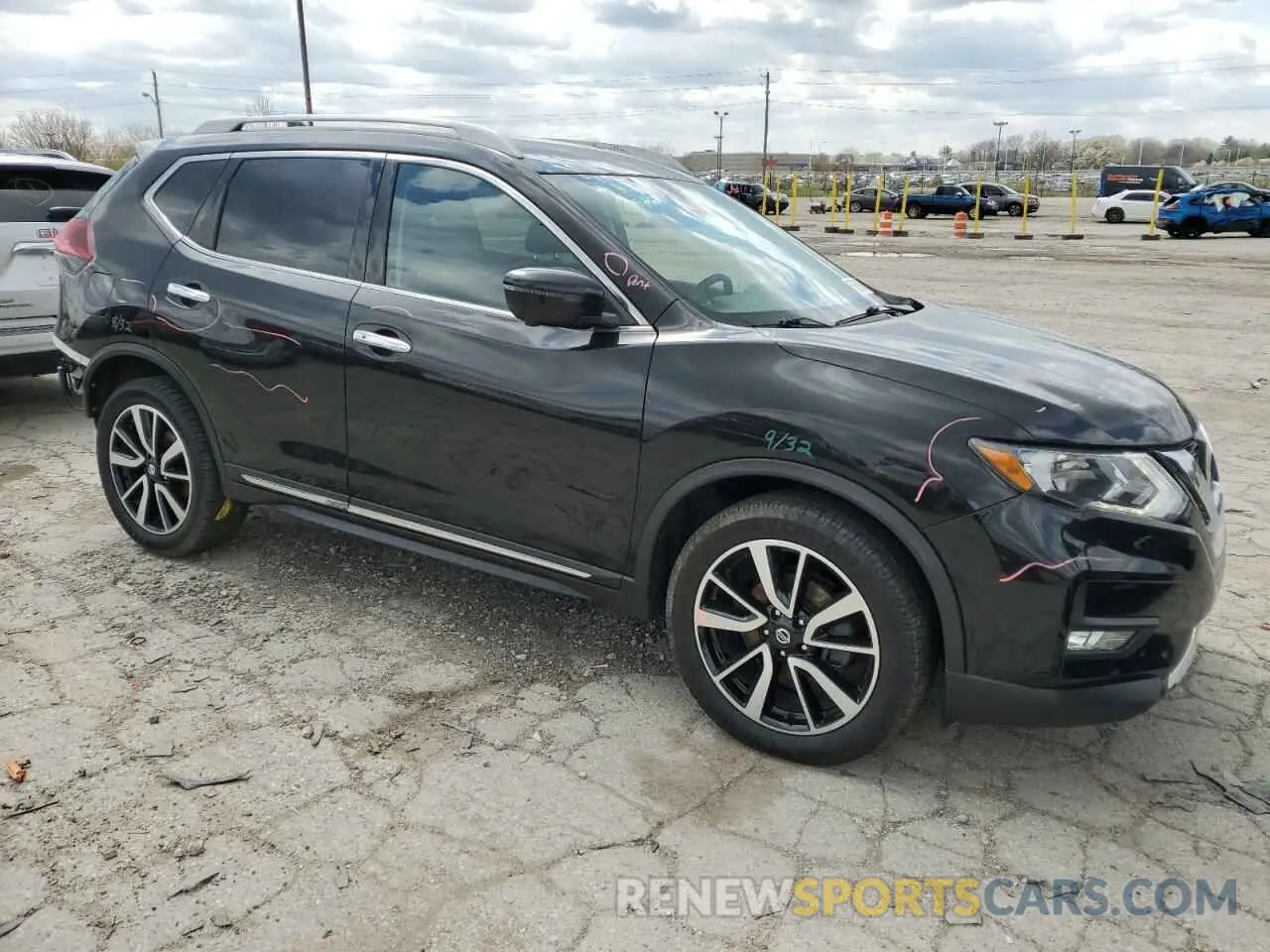 4 Photograph of a damaged car 5N1AT2MT1KC750418 NISSAN ROGUE 2019