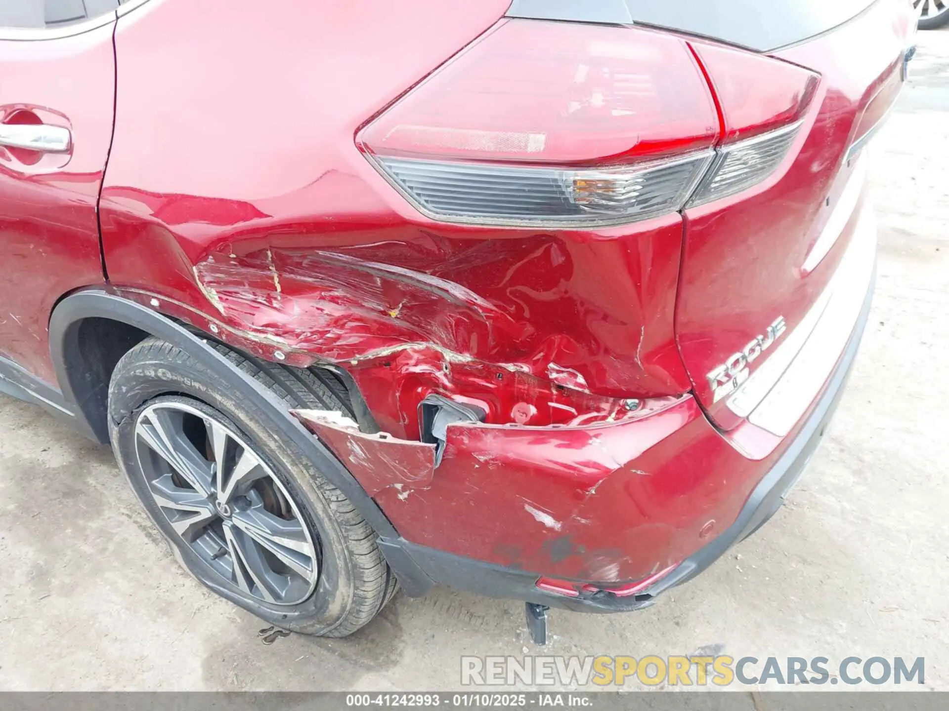 17 Photograph of a damaged car 5N1AT2MT1KC753948 NISSAN ROGUE 2019