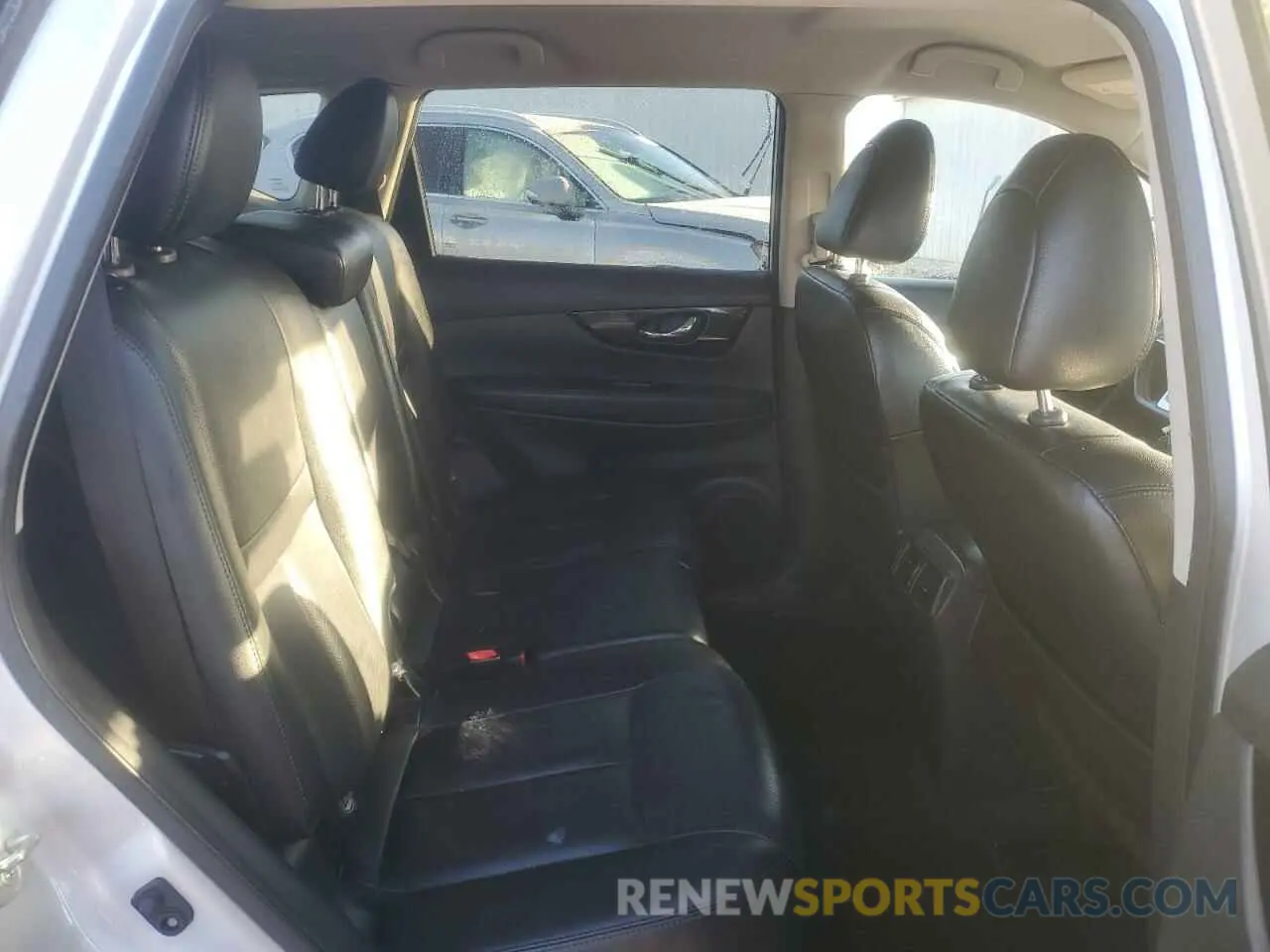 11 Photograph of a damaged car 5N1AT2MT1KC762634 NISSAN ROGUE 2019