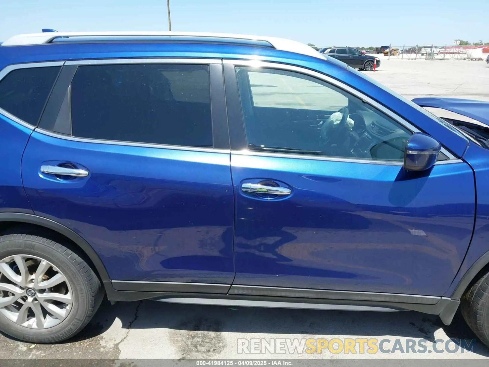 13 Photograph of a damaged car 5N1AT2MT1KC802517 NISSAN ROGUE 2019