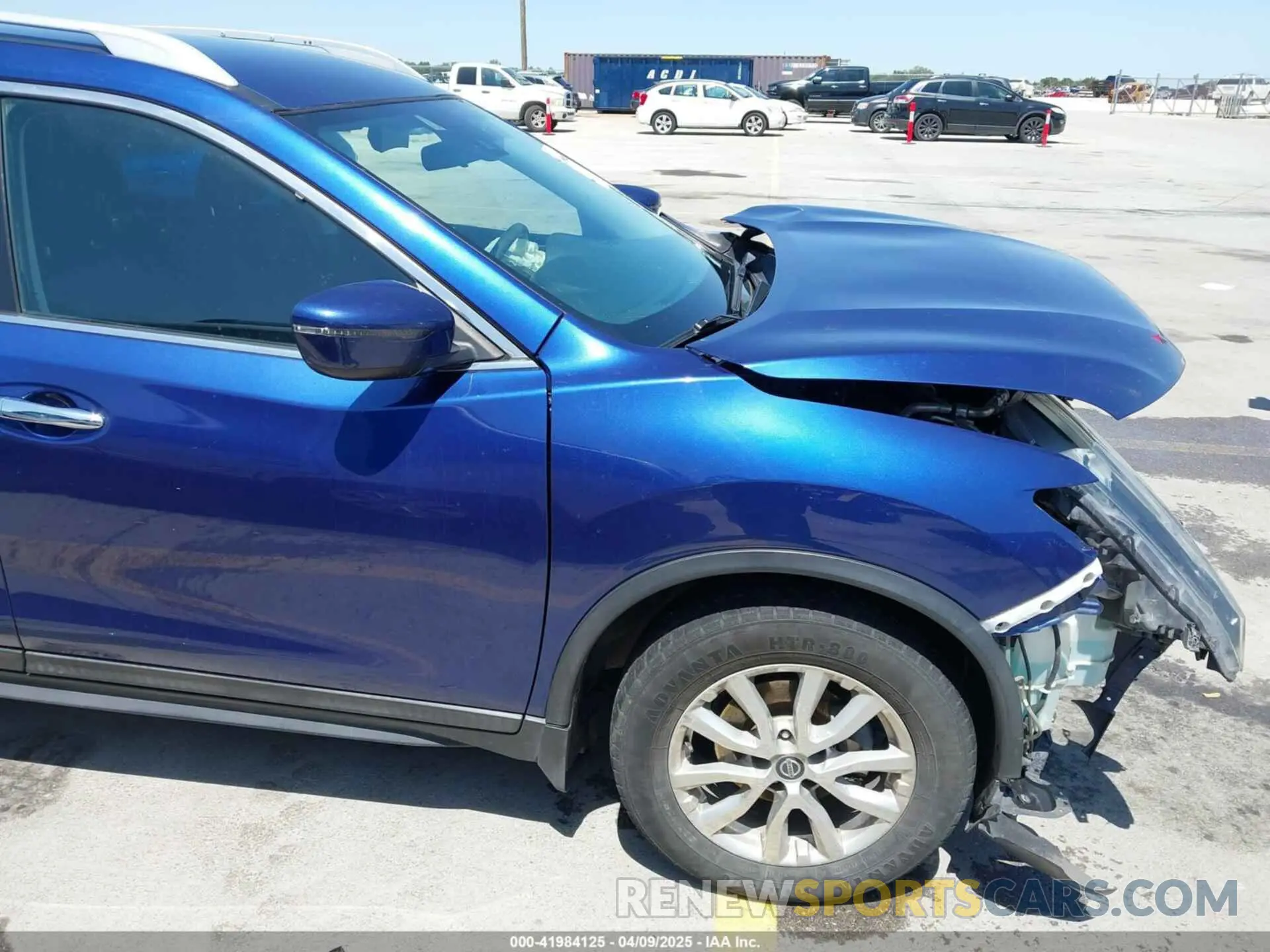 18 Photograph of a damaged car 5N1AT2MT1KC802517 NISSAN ROGUE 2019