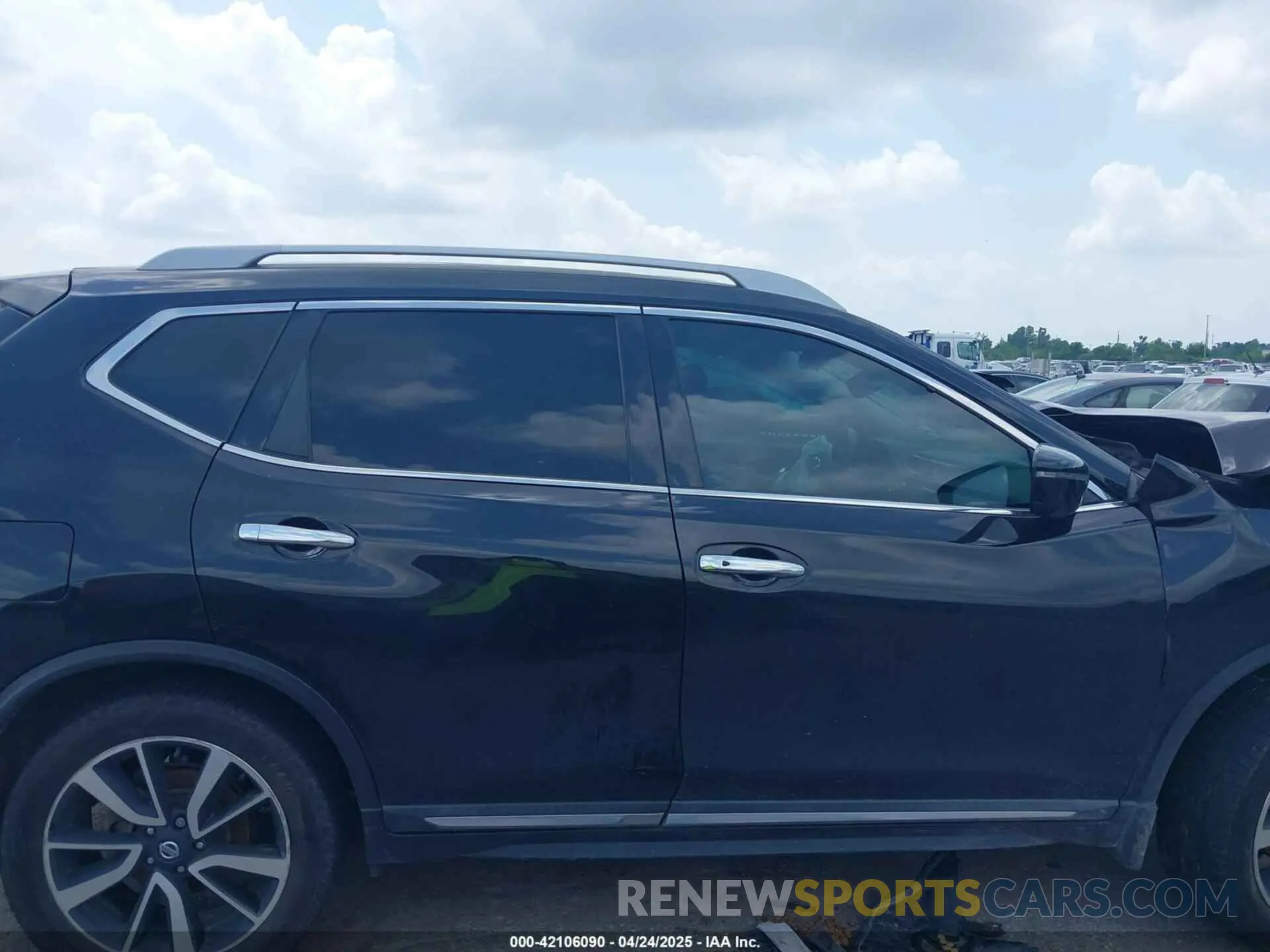 12 Photograph of a damaged car 5N1AT2MT1KC804073 NISSAN ROGUE 2019