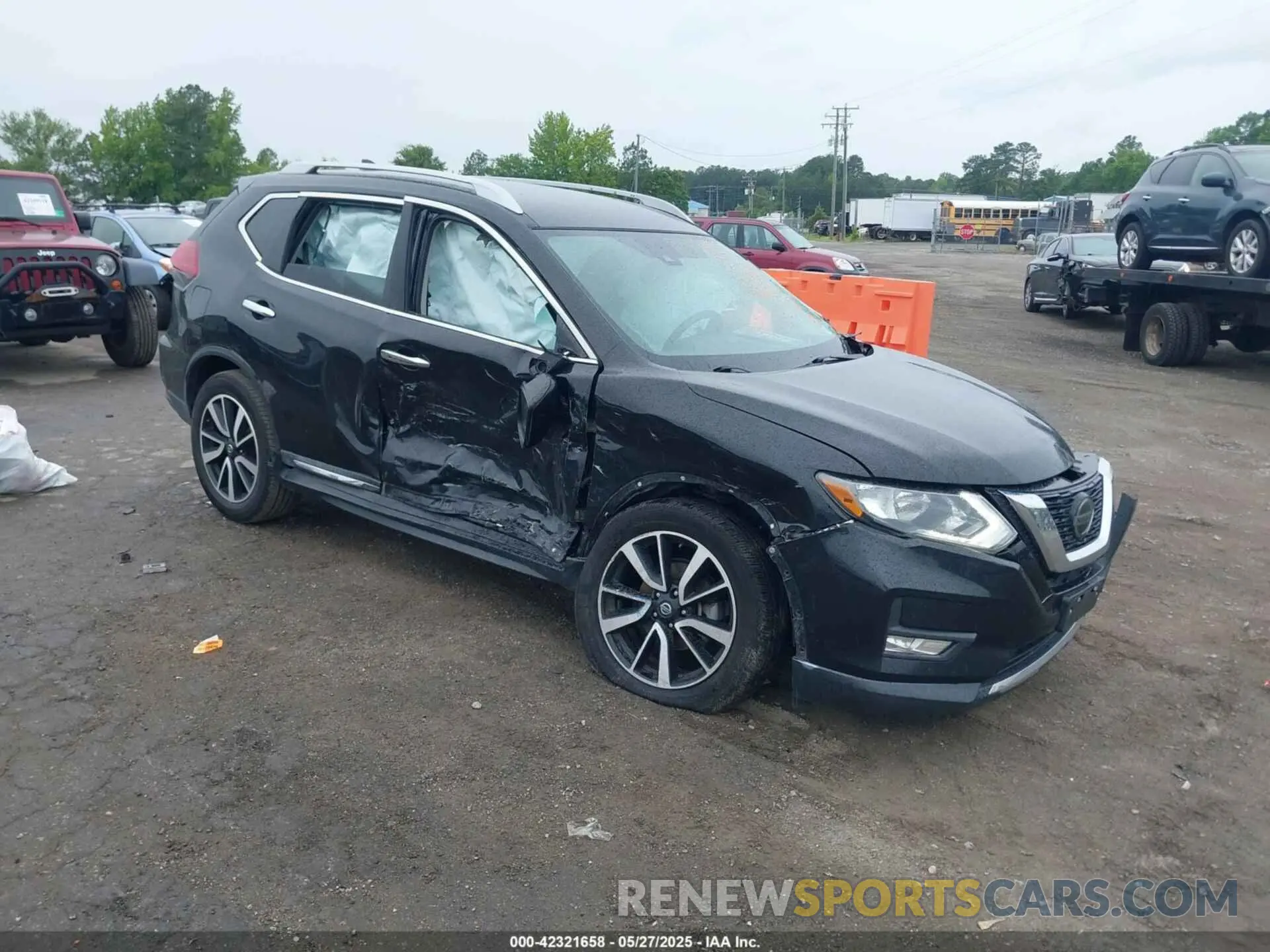 1 Photograph of a damaged car 5N1AT2MT1KC804882 NISSAN ROGUE 2019