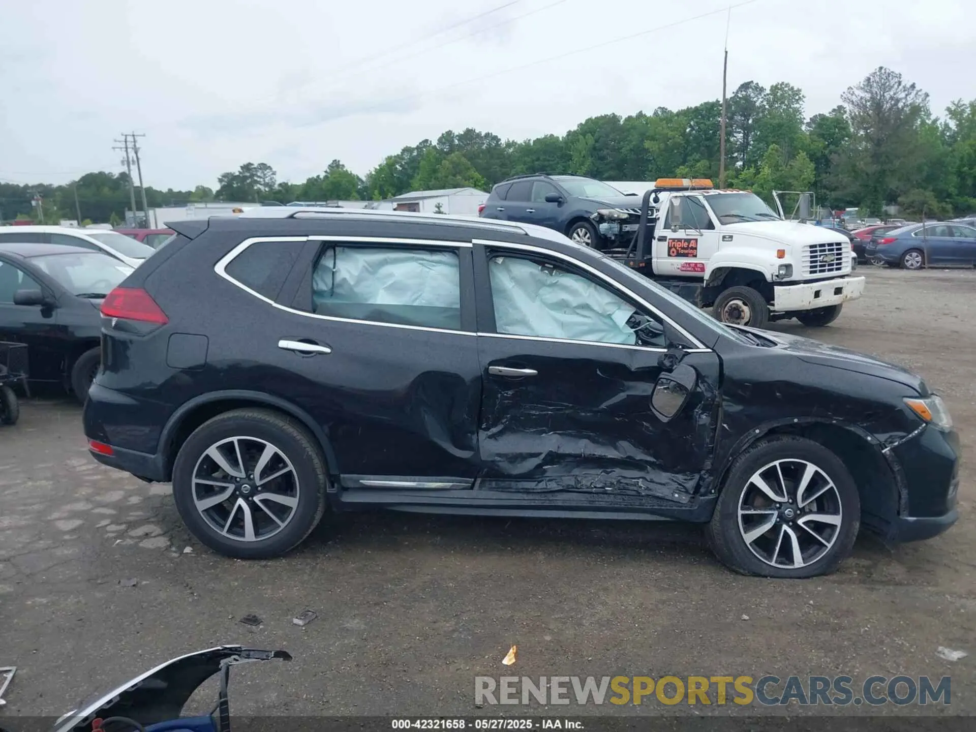 13 Photograph of a damaged car 5N1AT2MT1KC804882 NISSAN ROGUE 2019