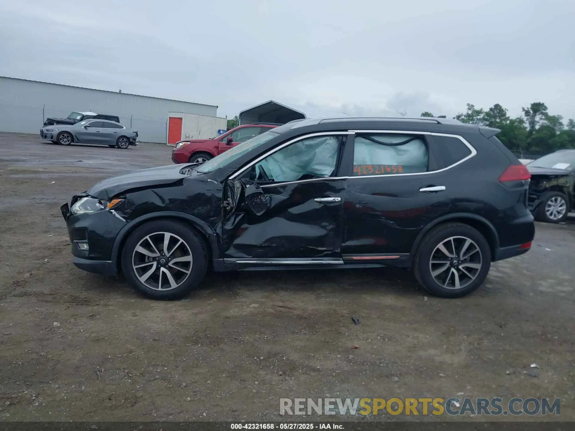 14 Photograph of a damaged car 5N1AT2MT1KC804882 NISSAN ROGUE 2019