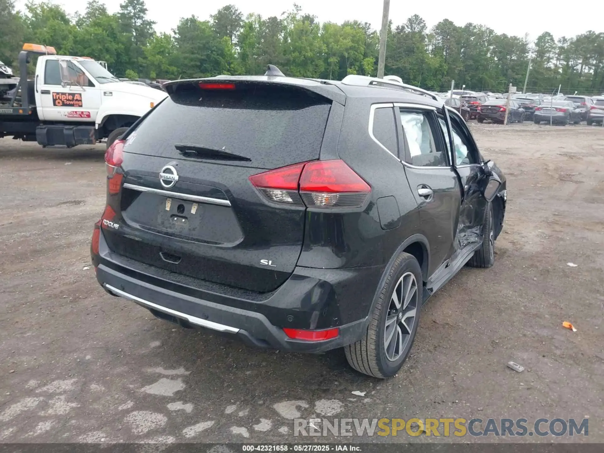 4 Photograph of a damaged car 5N1AT2MT1KC804882 NISSAN ROGUE 2019